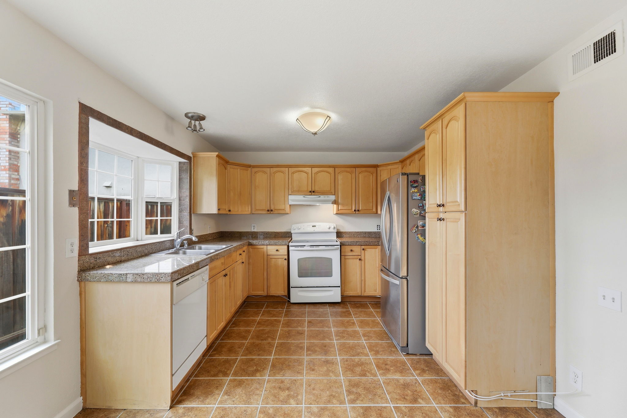 010_F8_2598 Sierra Vista Ct