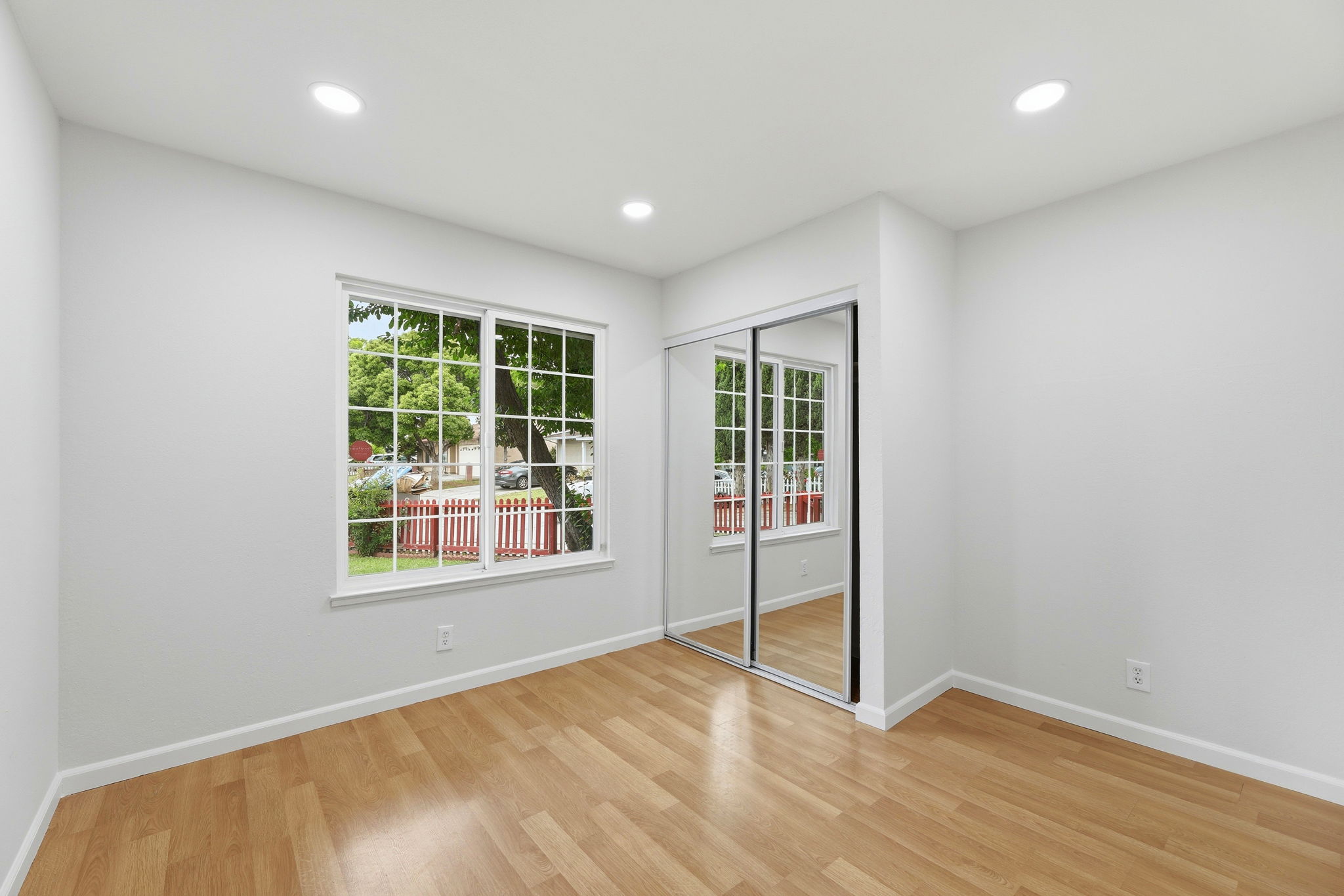 018_F8_2598 Sierra Vista Ct