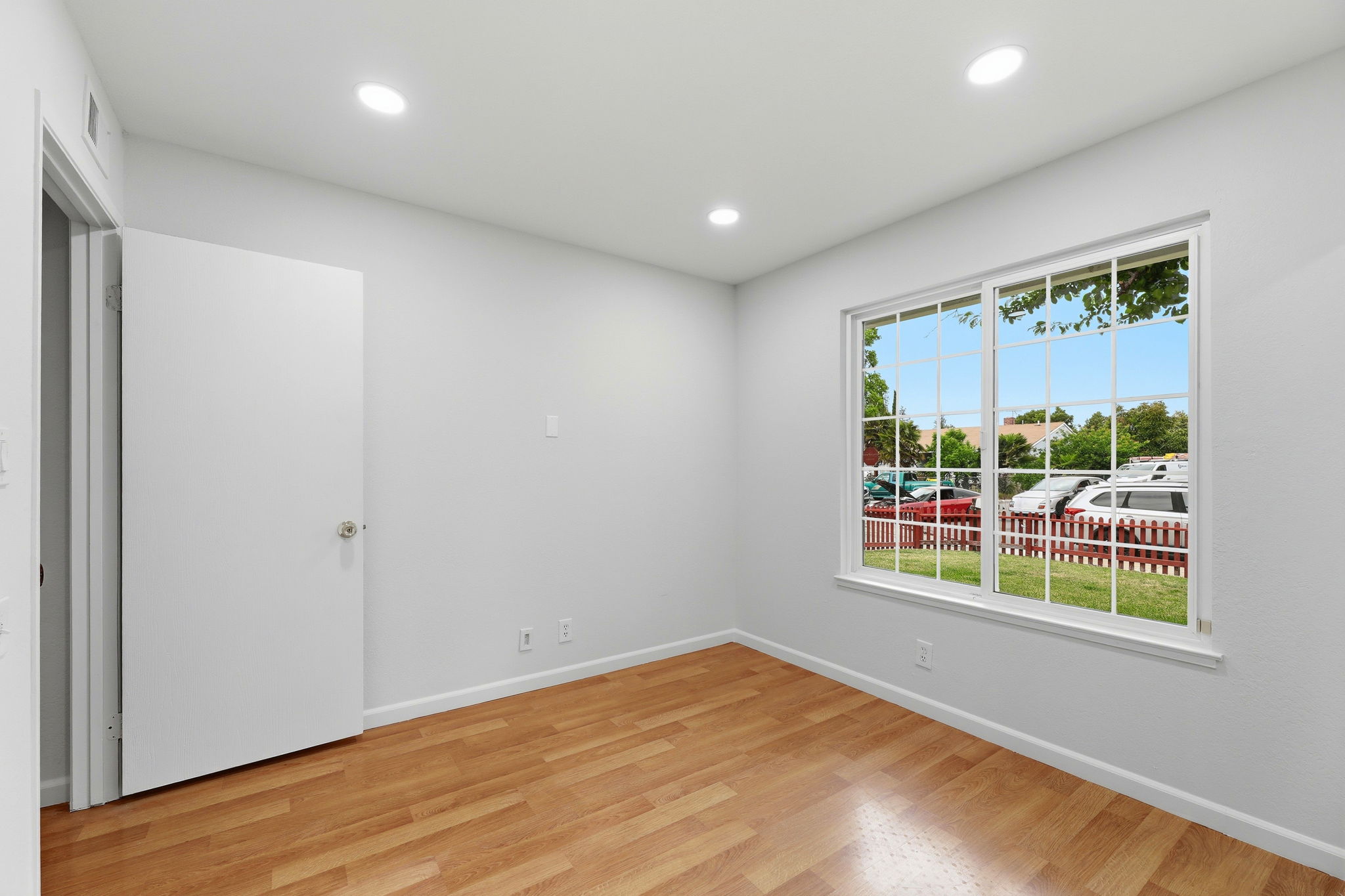 019_F8_2598 Sierra Vista Ct