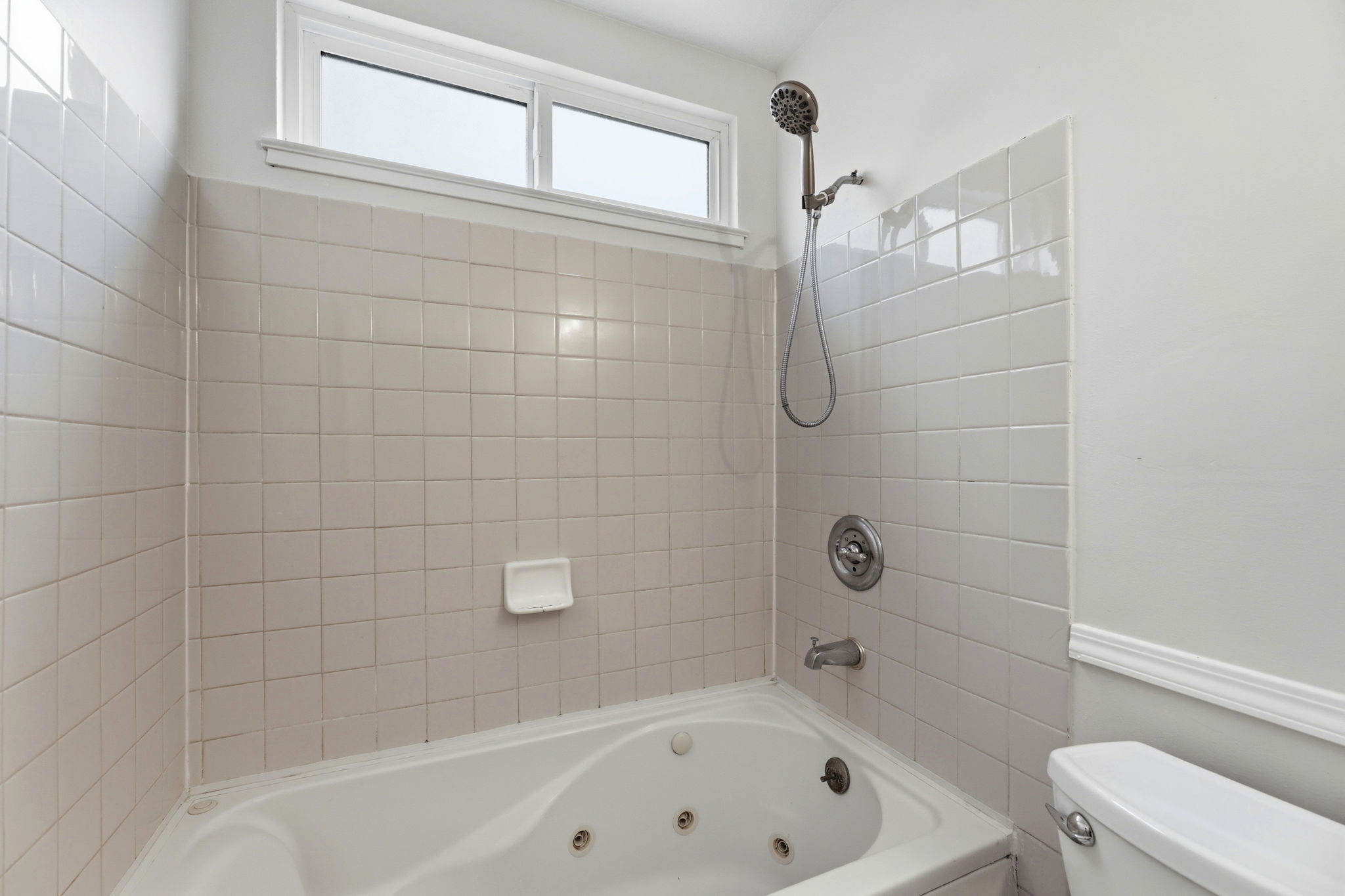 023_F8_2598 Sierra Vista Ct