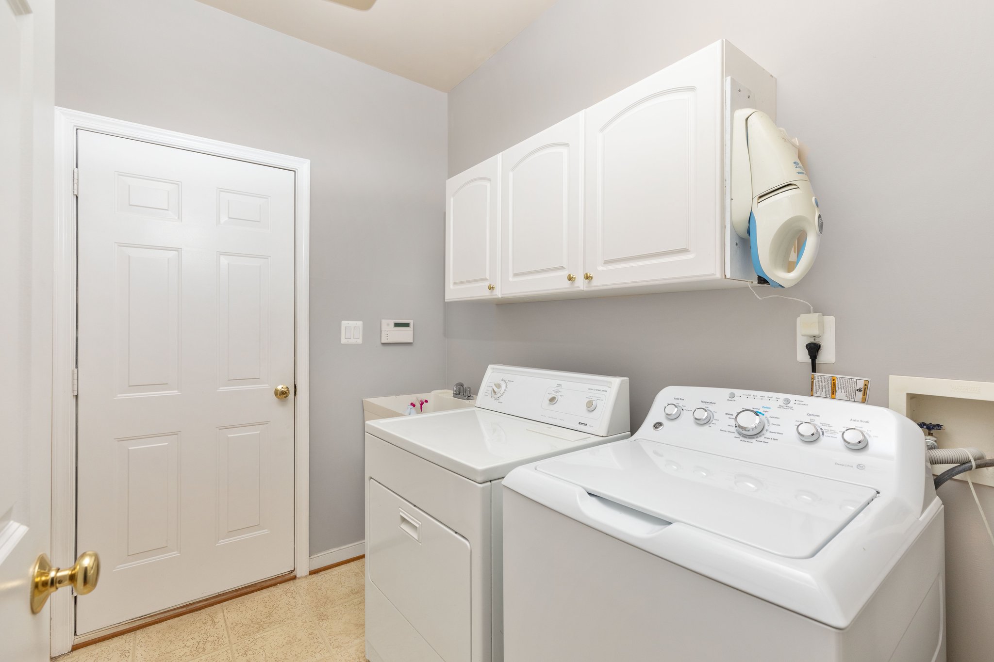25994 Glasgow Dr, Chantilly, VA 20152, USA Photo 17