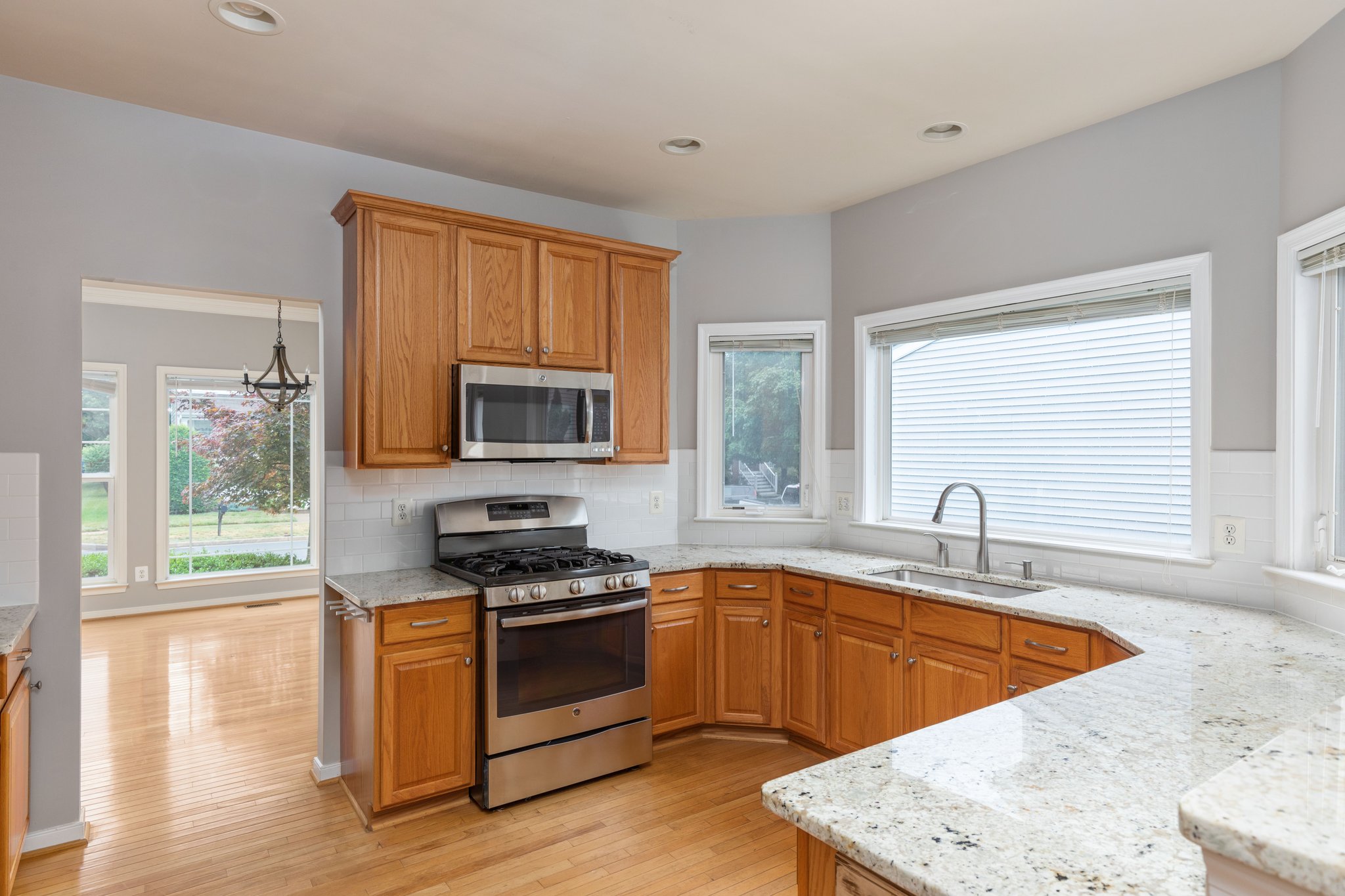 25994 Glasgow Dr, Chantilly, VA 20152, USA Photo 5