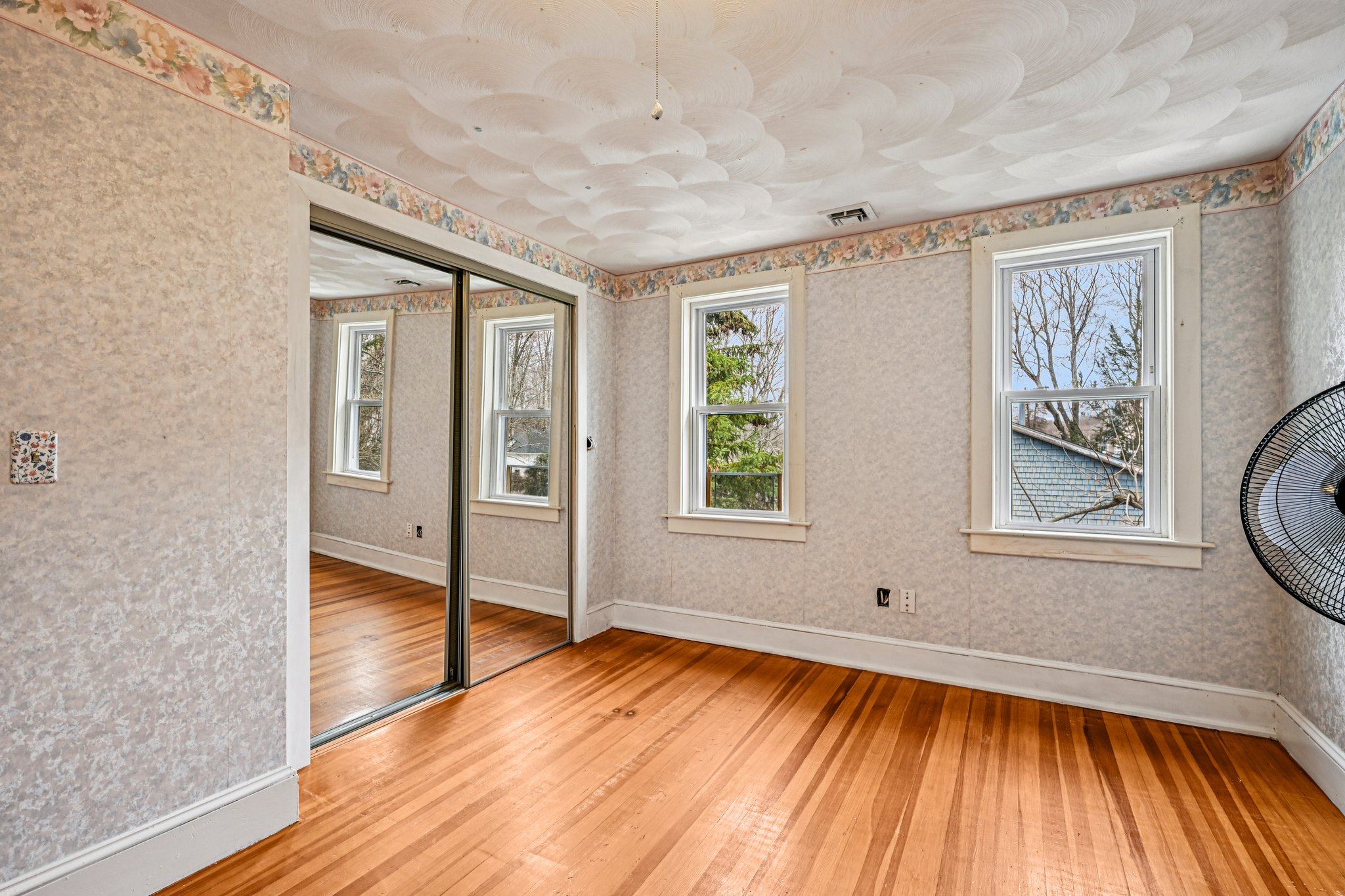 Barton Ave-S0104-032.jpg
