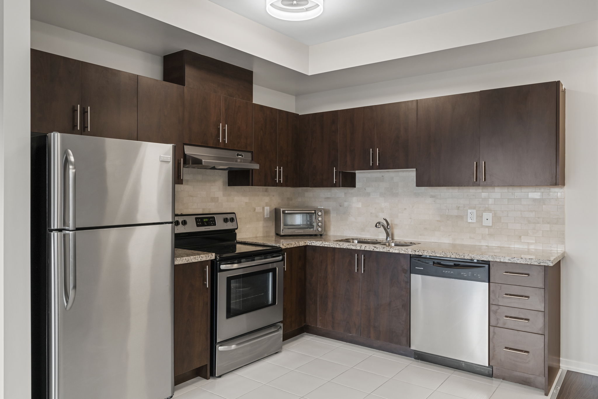 26 Bruce St Unit C24 Vaughan, ON L4L 0H4
