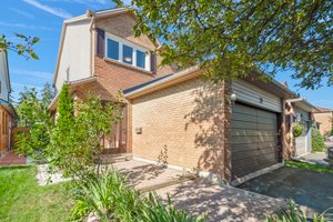 26 Bryant Ct, Brampton, ON L6X 2T1, Canada Photo 3