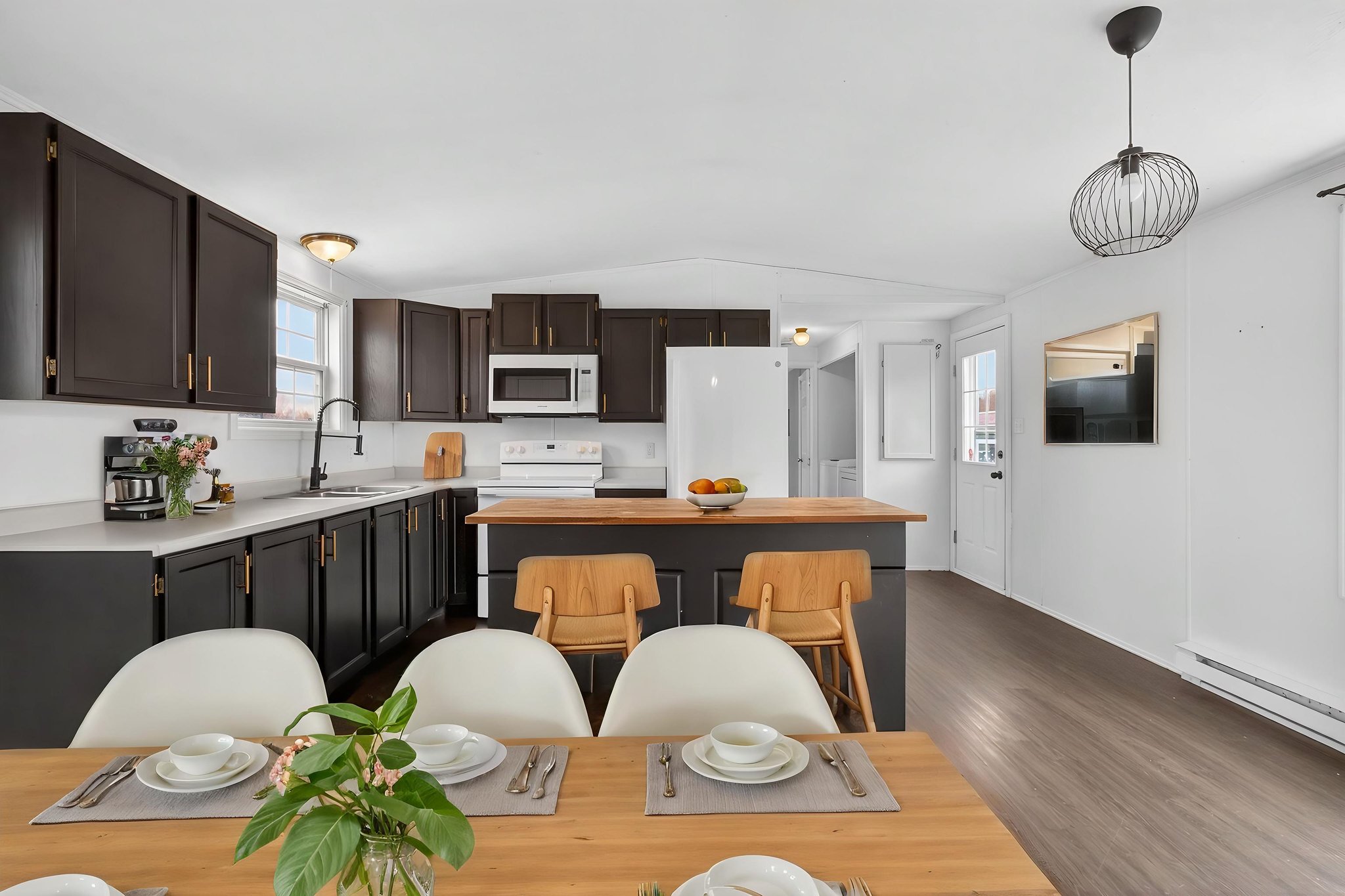 IMG_5289 virtually staged.jpeg