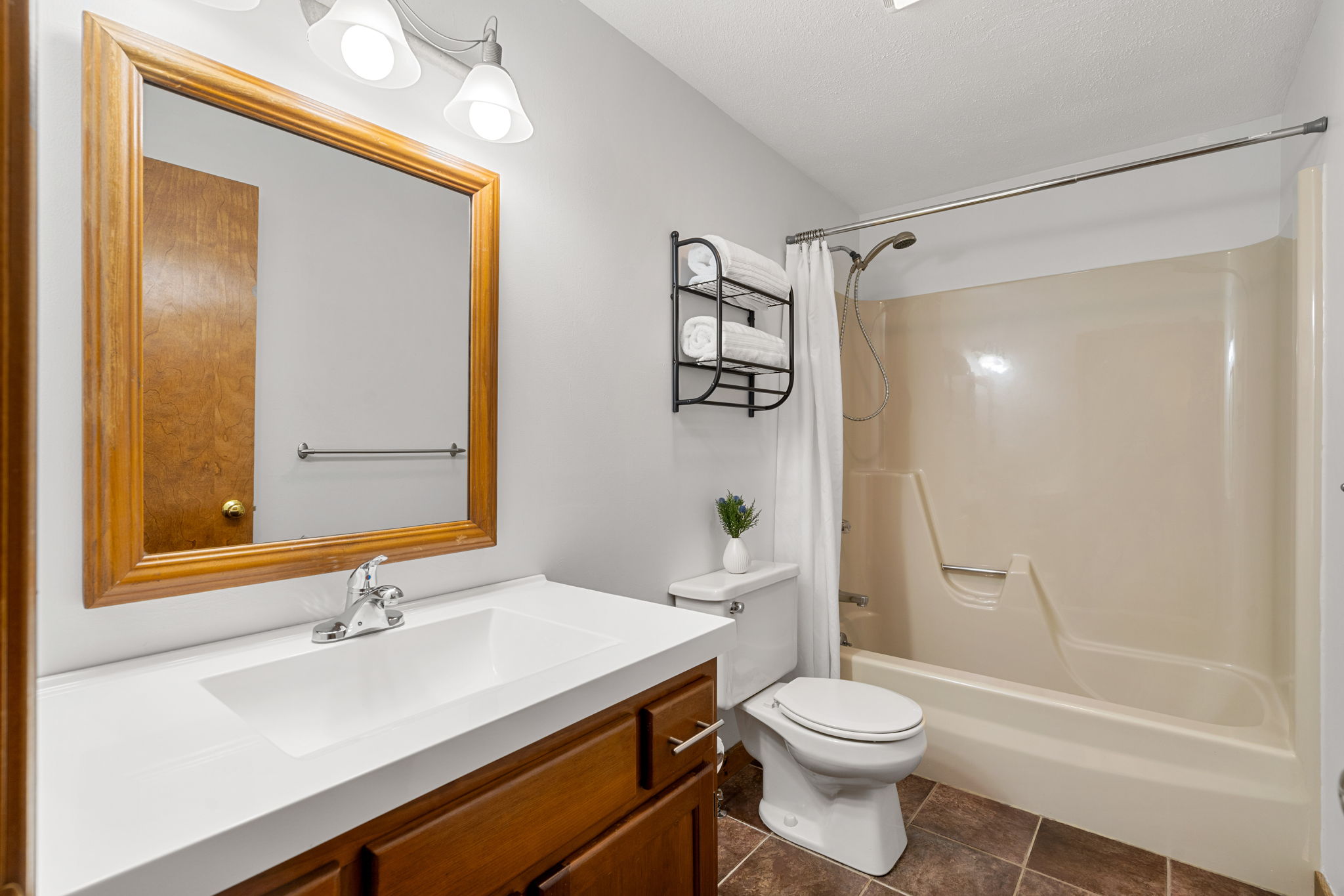 26 Colony Brook Ln, Derry, NH 03038, USA Photo 33