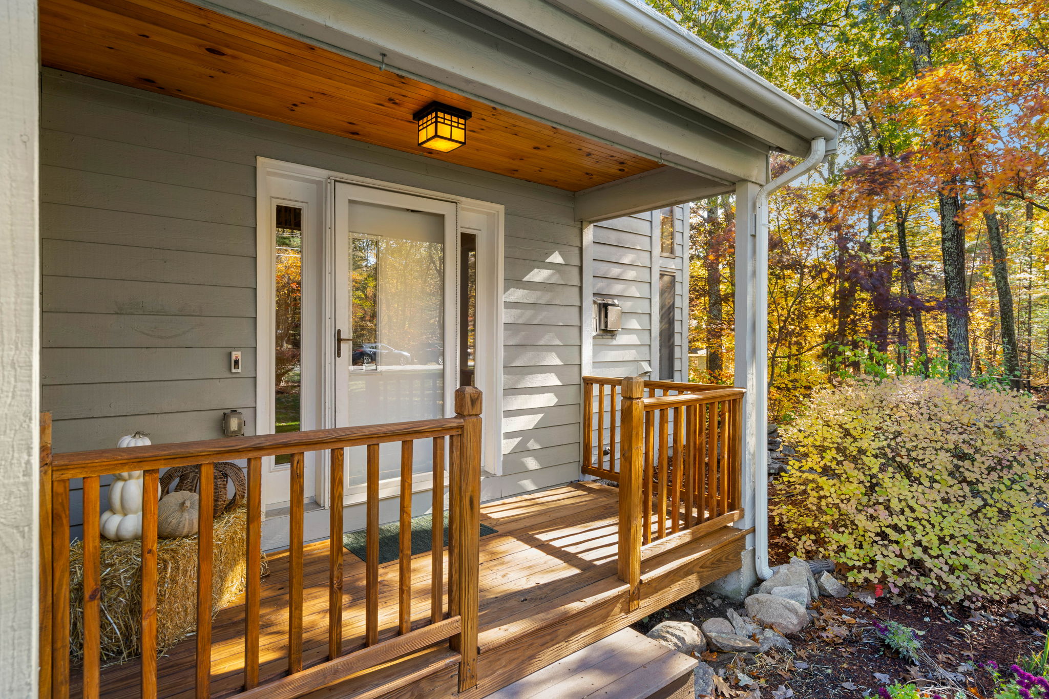 26 Colony Brook Ln, Derry, NH 03038, USA Photo 5