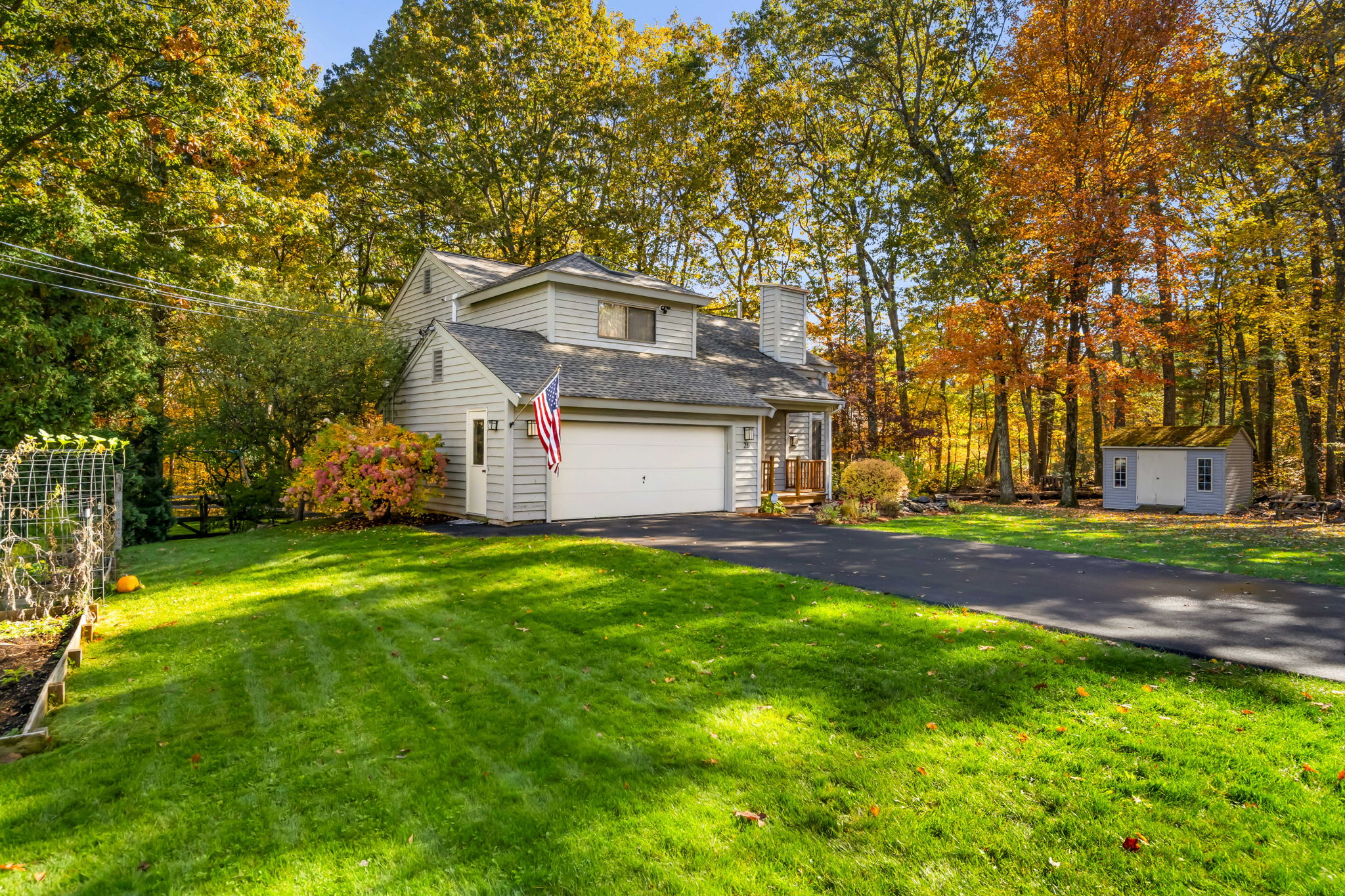26 Colony Brook Ln, Derry, NH 03038, USA Photo 4