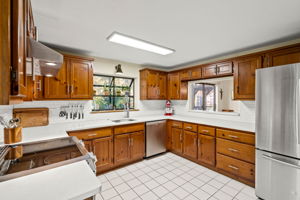 26 Colony Brook Ln, Derry, NH 03038, USA Photo 14