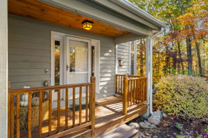 26 Colony Brook Ln, Derry, NH 03038, USA Photo 4