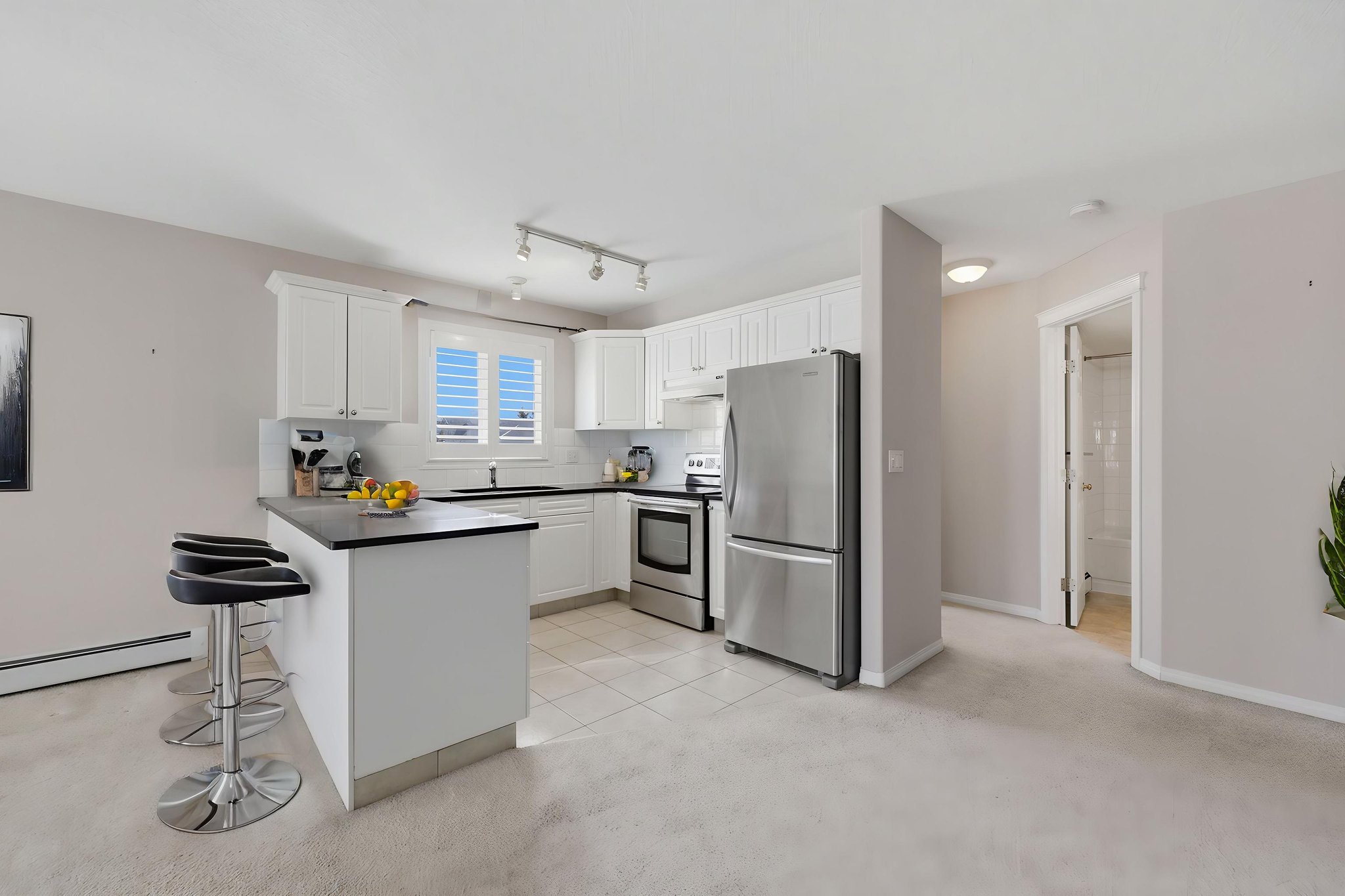 007_5W4A6296 virtually staged.jpeg