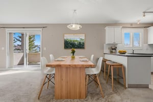 013_5W4A6329 virtually staged.jpeg