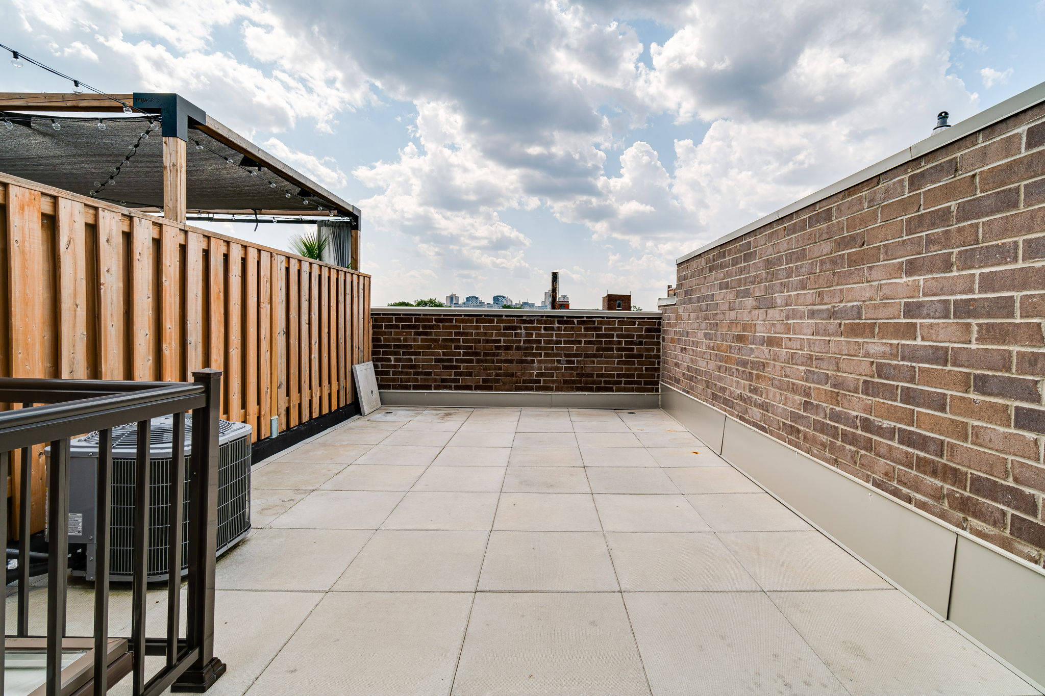 Toronto property showcase — delivered property photograph 25