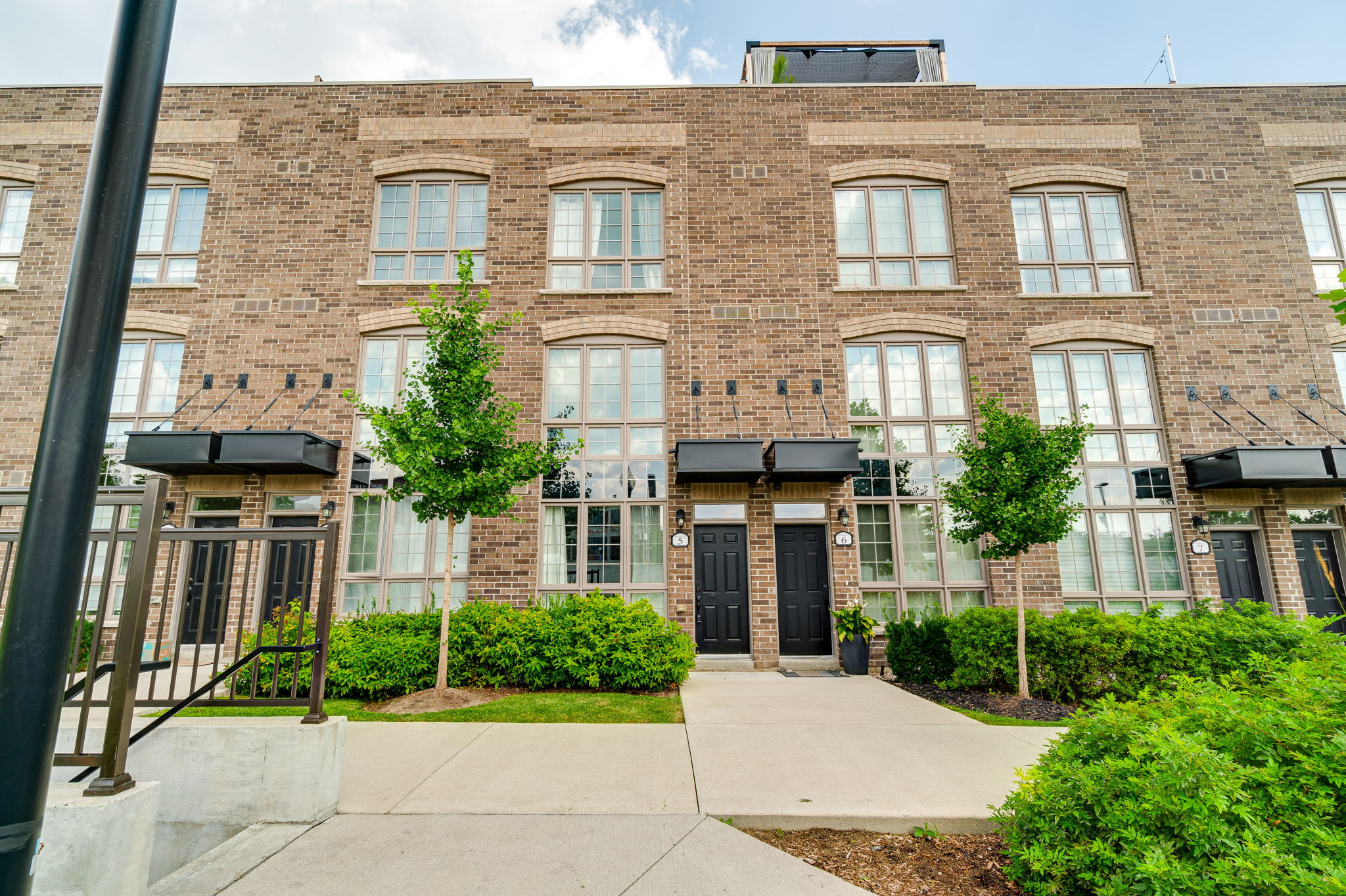 Toronto property showcase — delivered property photograph 3