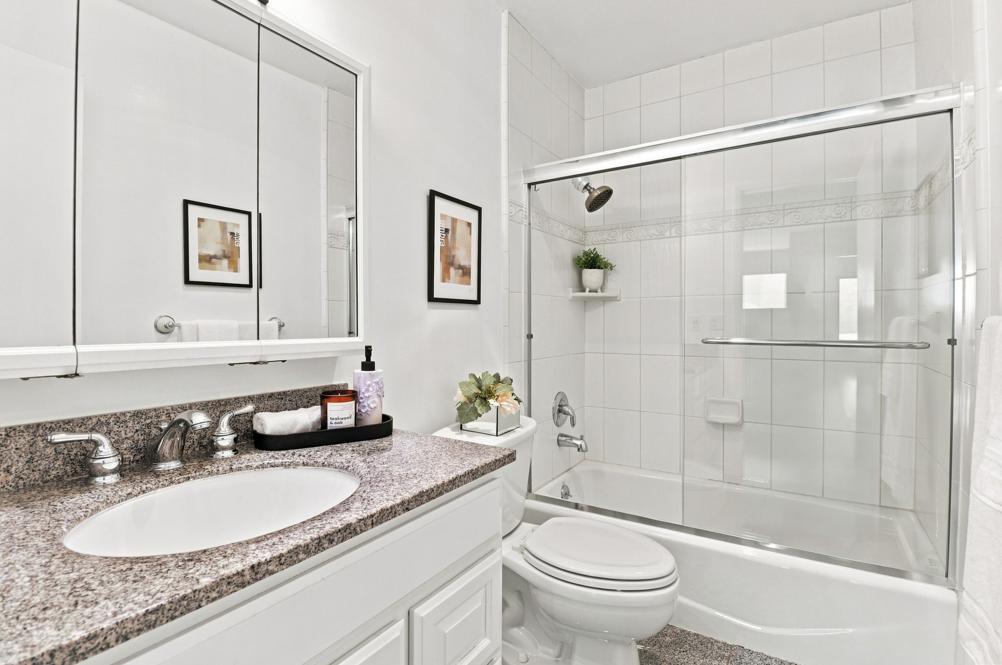 040_F8_26 Lido Cir