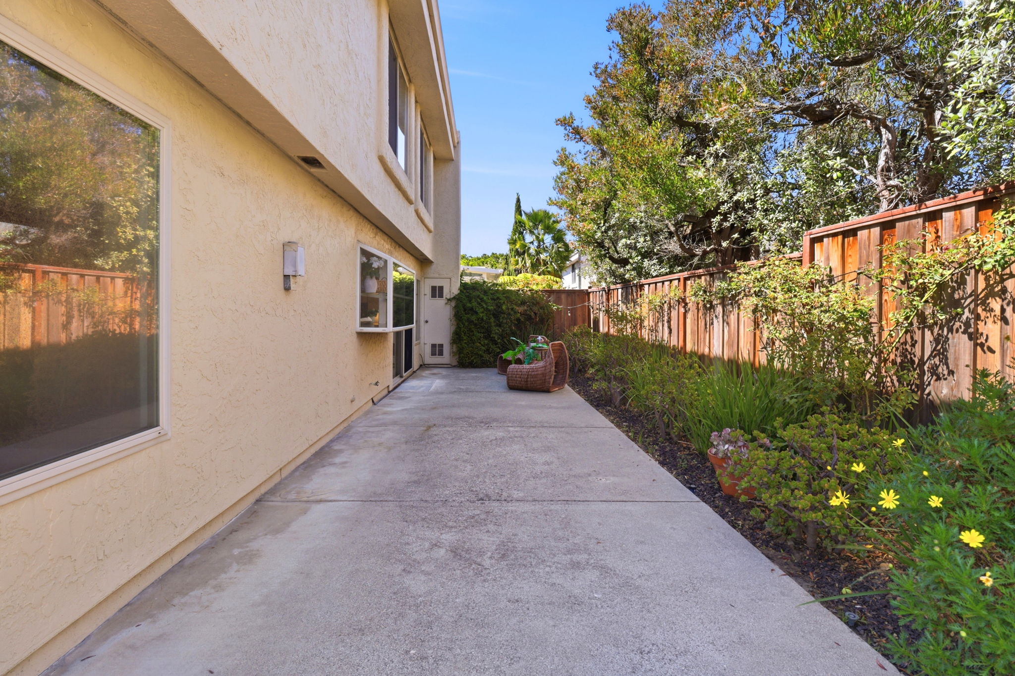 047_F8_26 Lido Cir