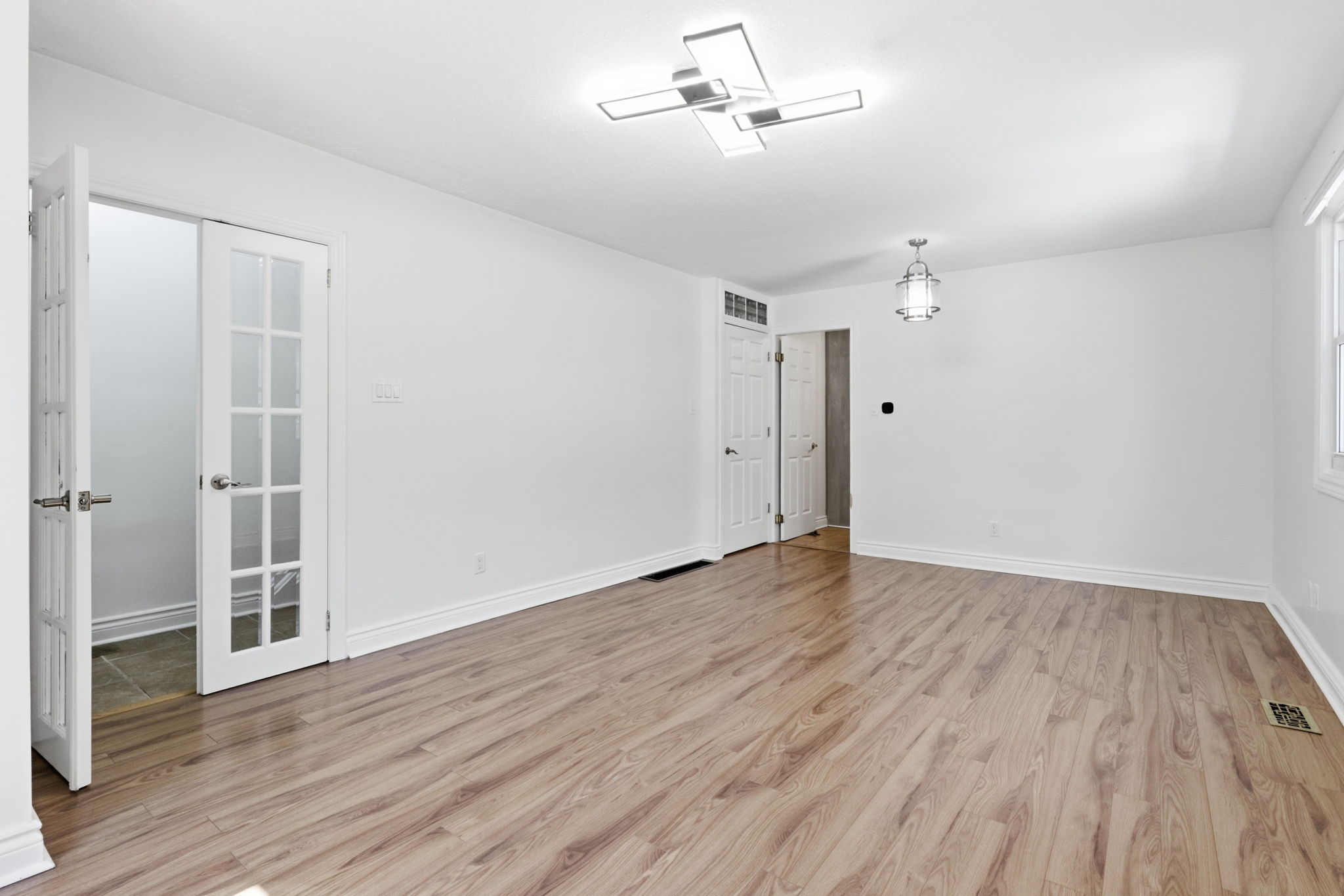 Property in Toronto — delivered property photograph 8