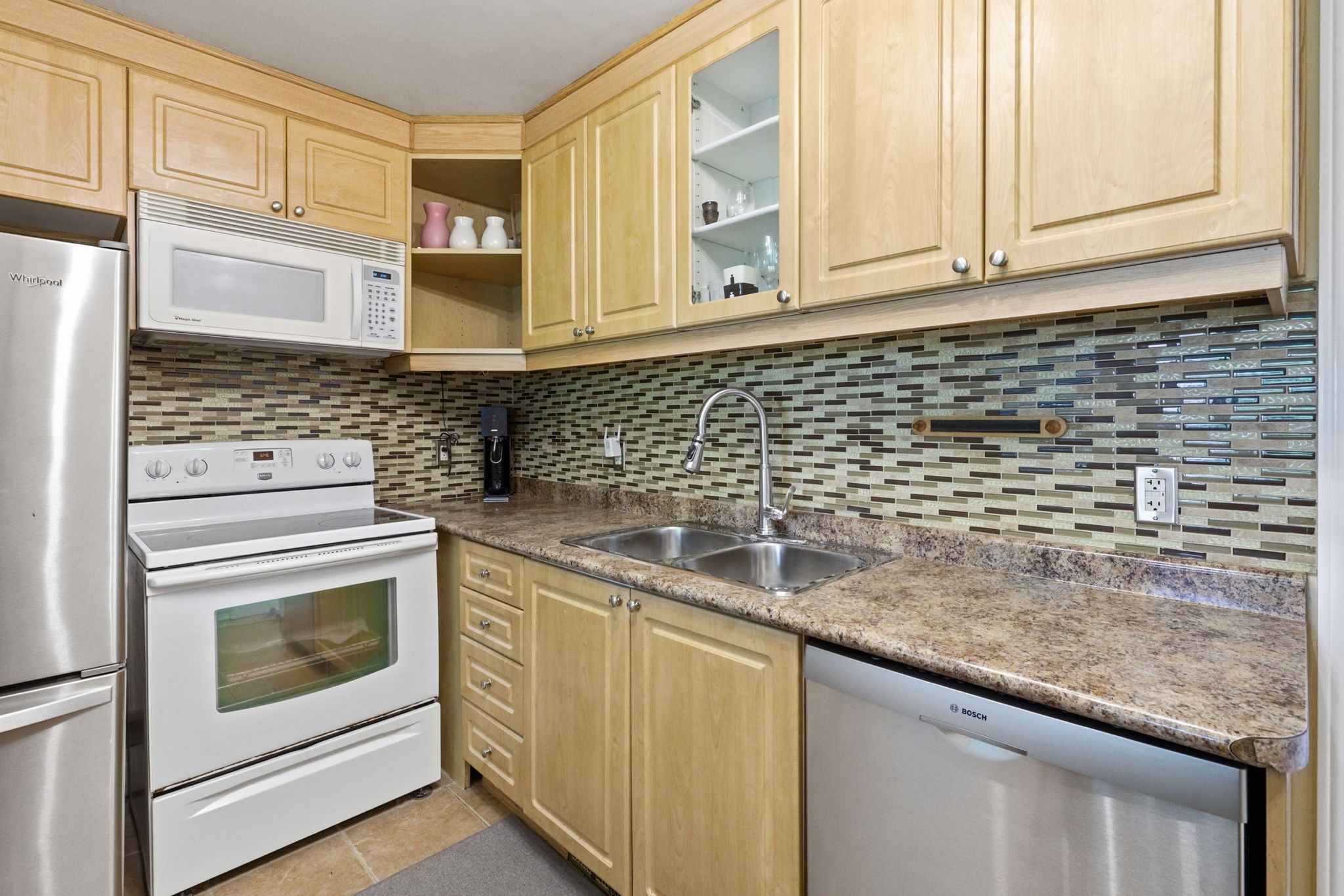 Property in Toronto — delivered property photograph 12