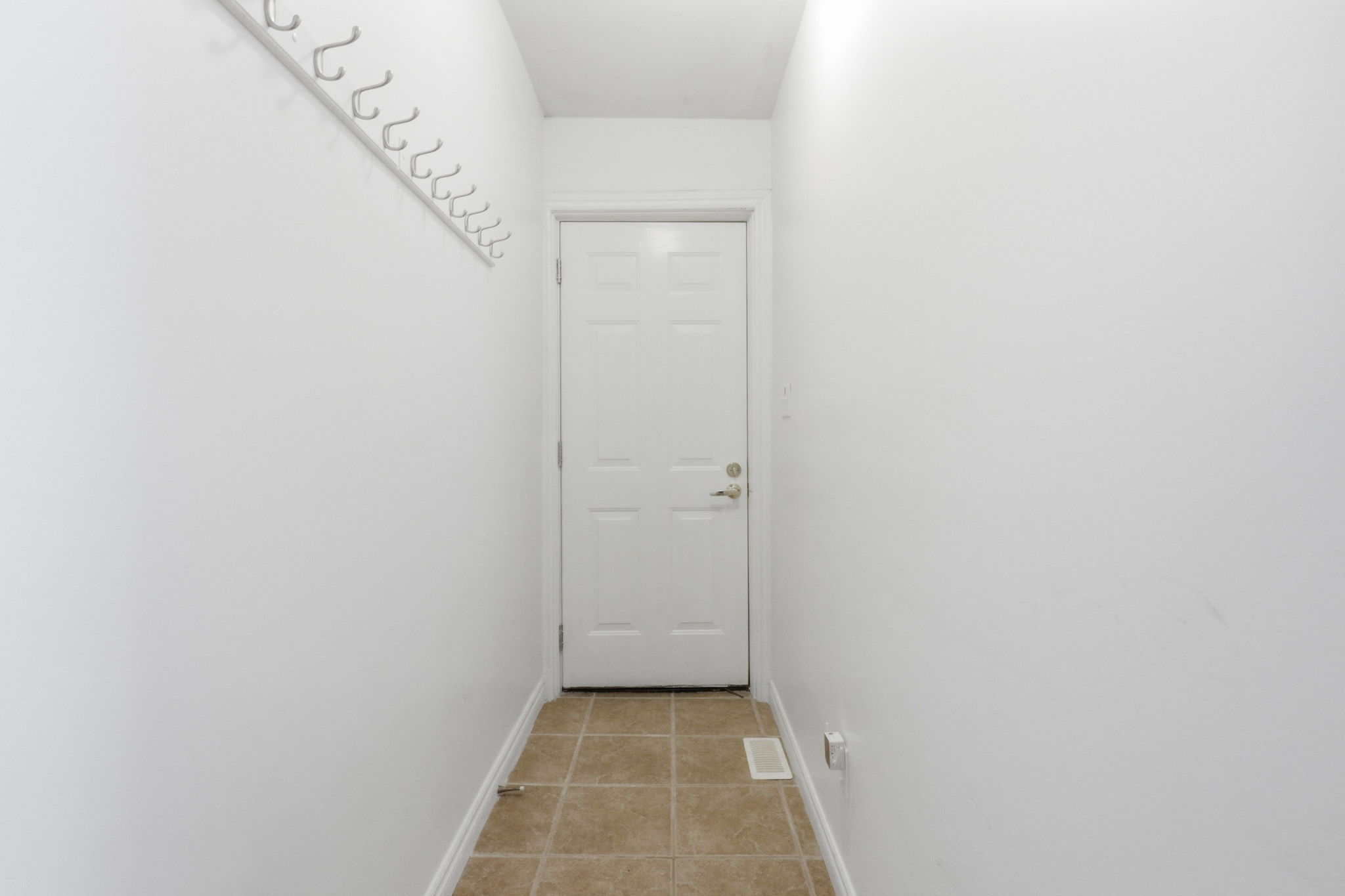 Property in Toronto — delivered property photograph 22