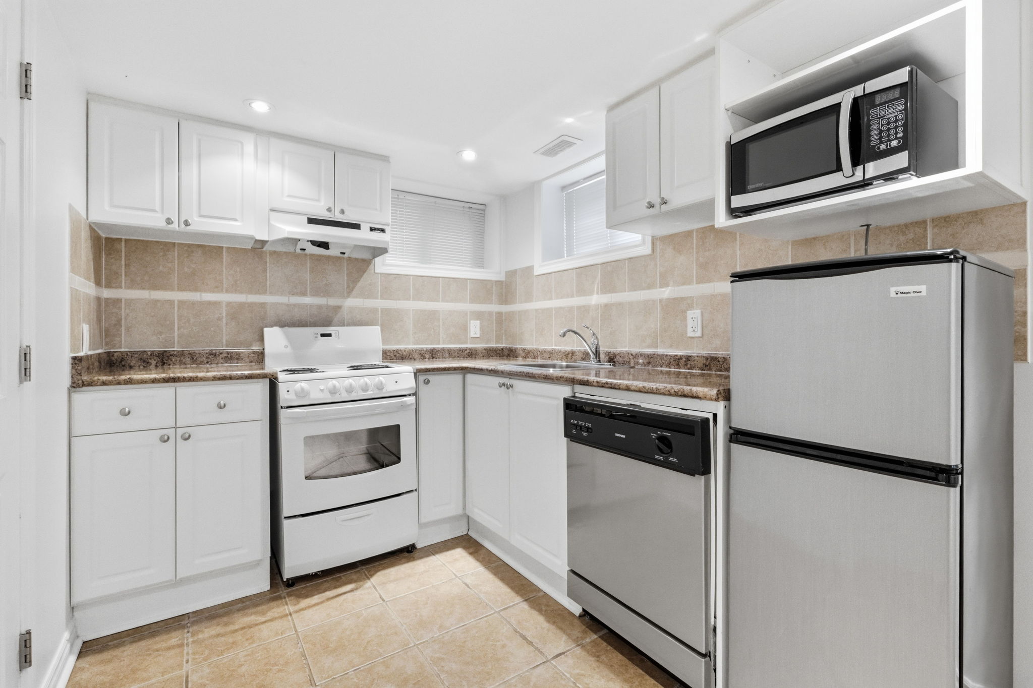 Property in Toronto — delivered property photograph 24