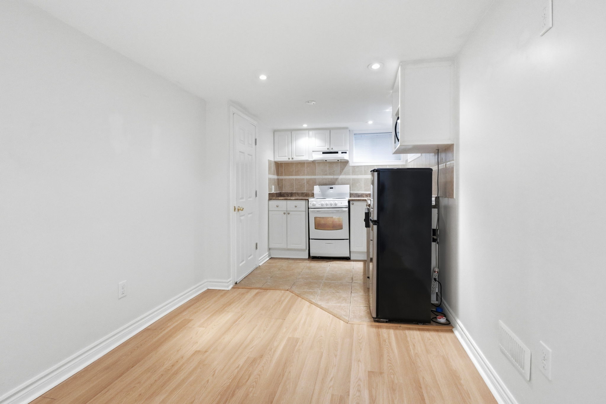 Property in Toronto — delivered property photograph 26