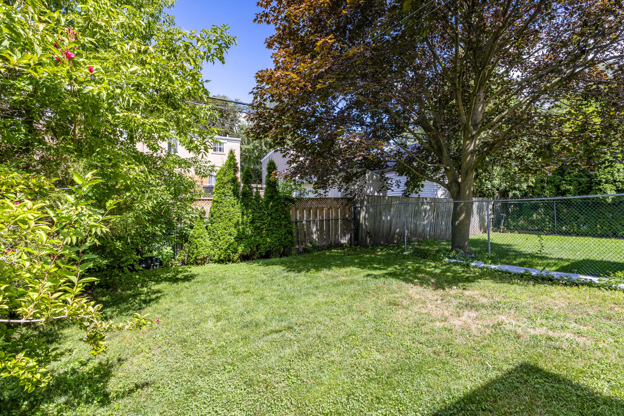 Property in Toronto — delivered property photograph 32