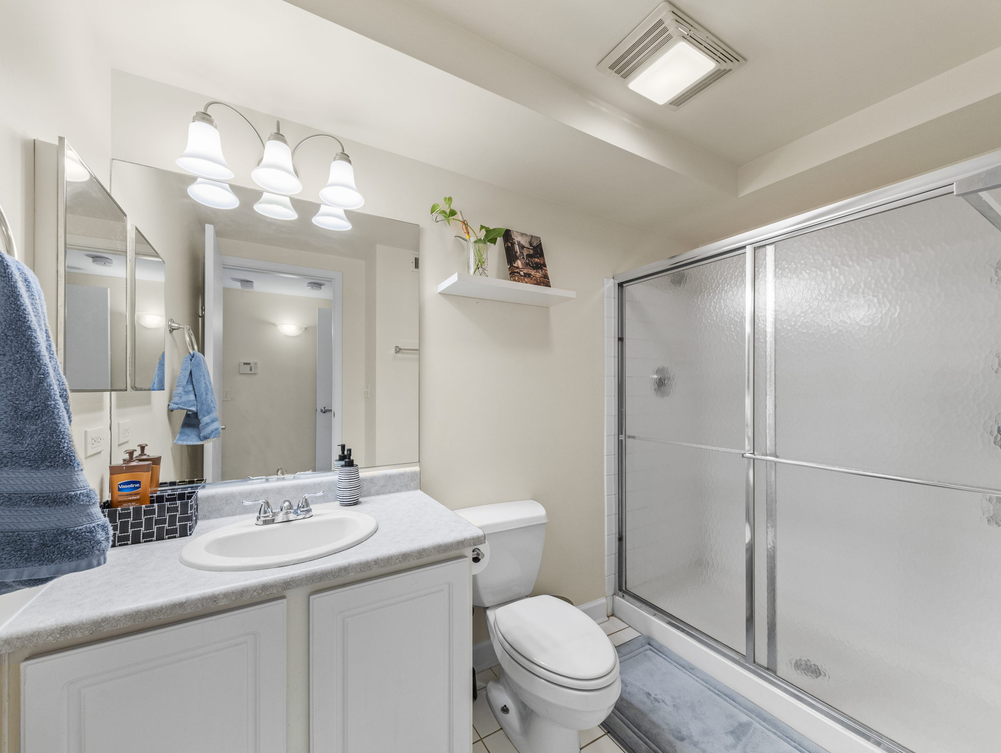 26 N May St, Chicago, IL 60607, USA Photo 16