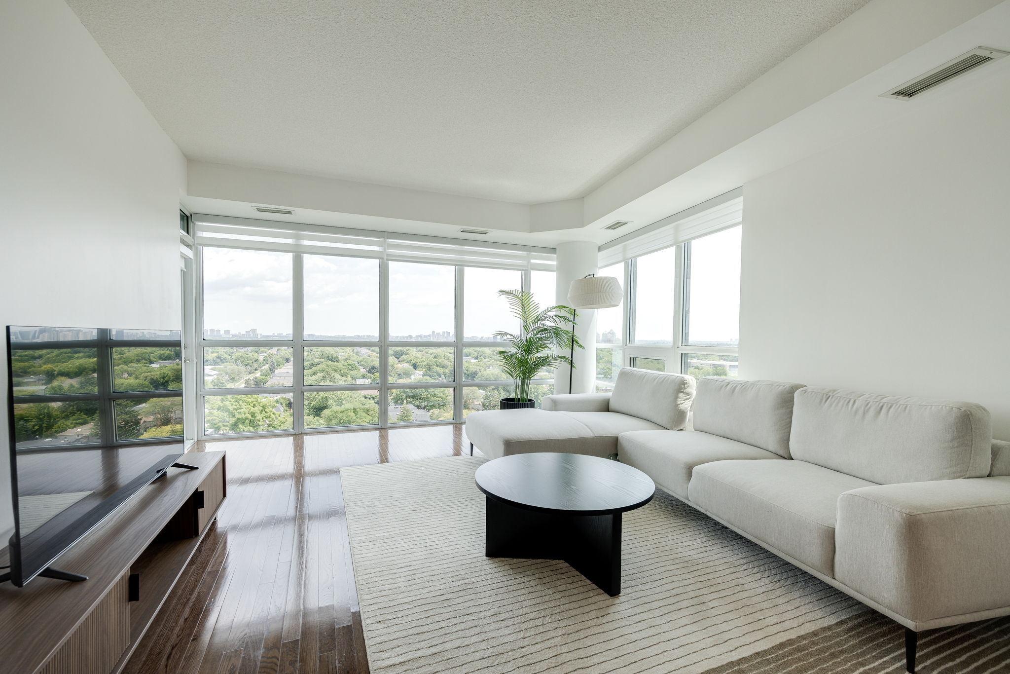 Toronto property showcase — delivered property photograph 5