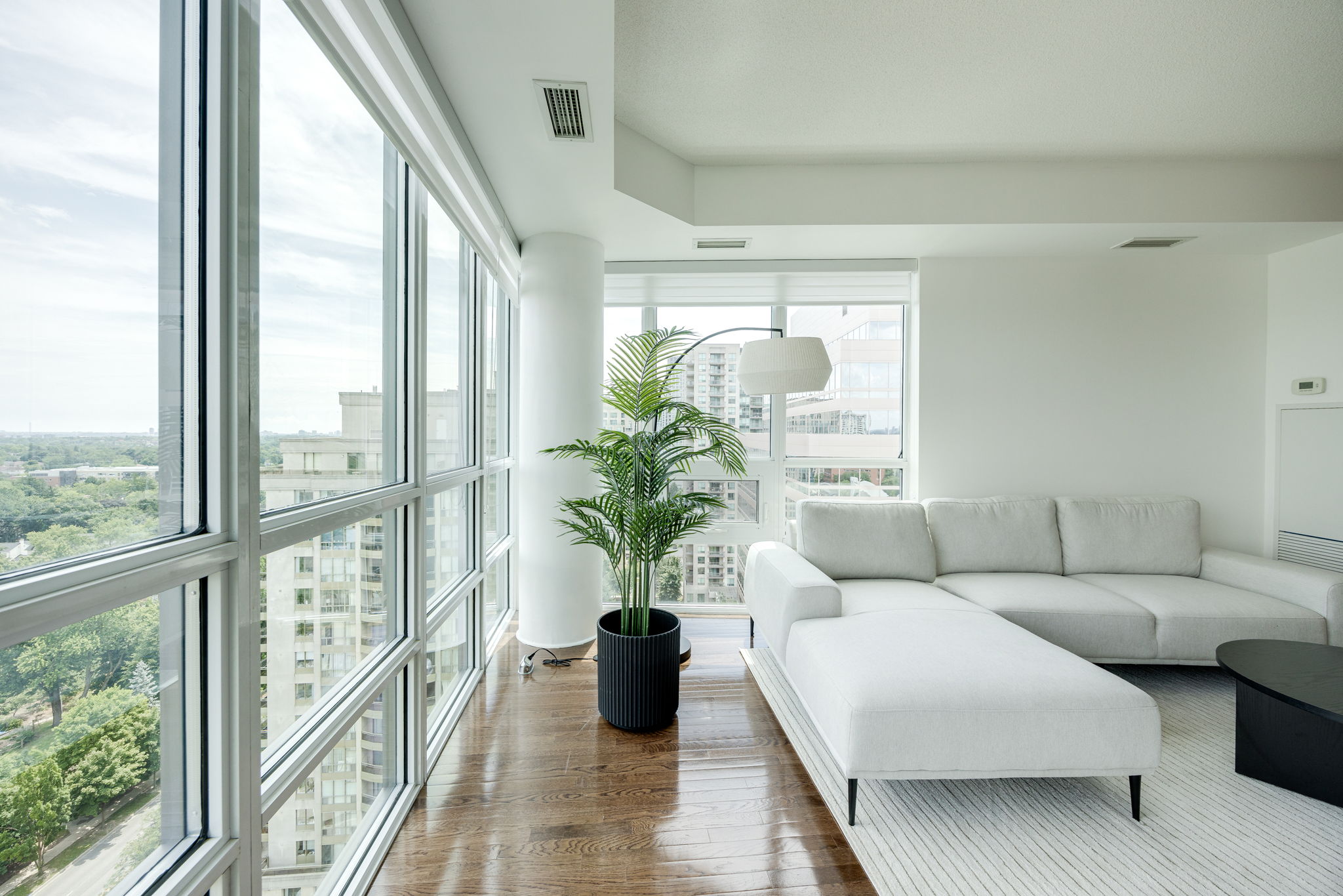 Toronto property showcase — delivered property photograph 9