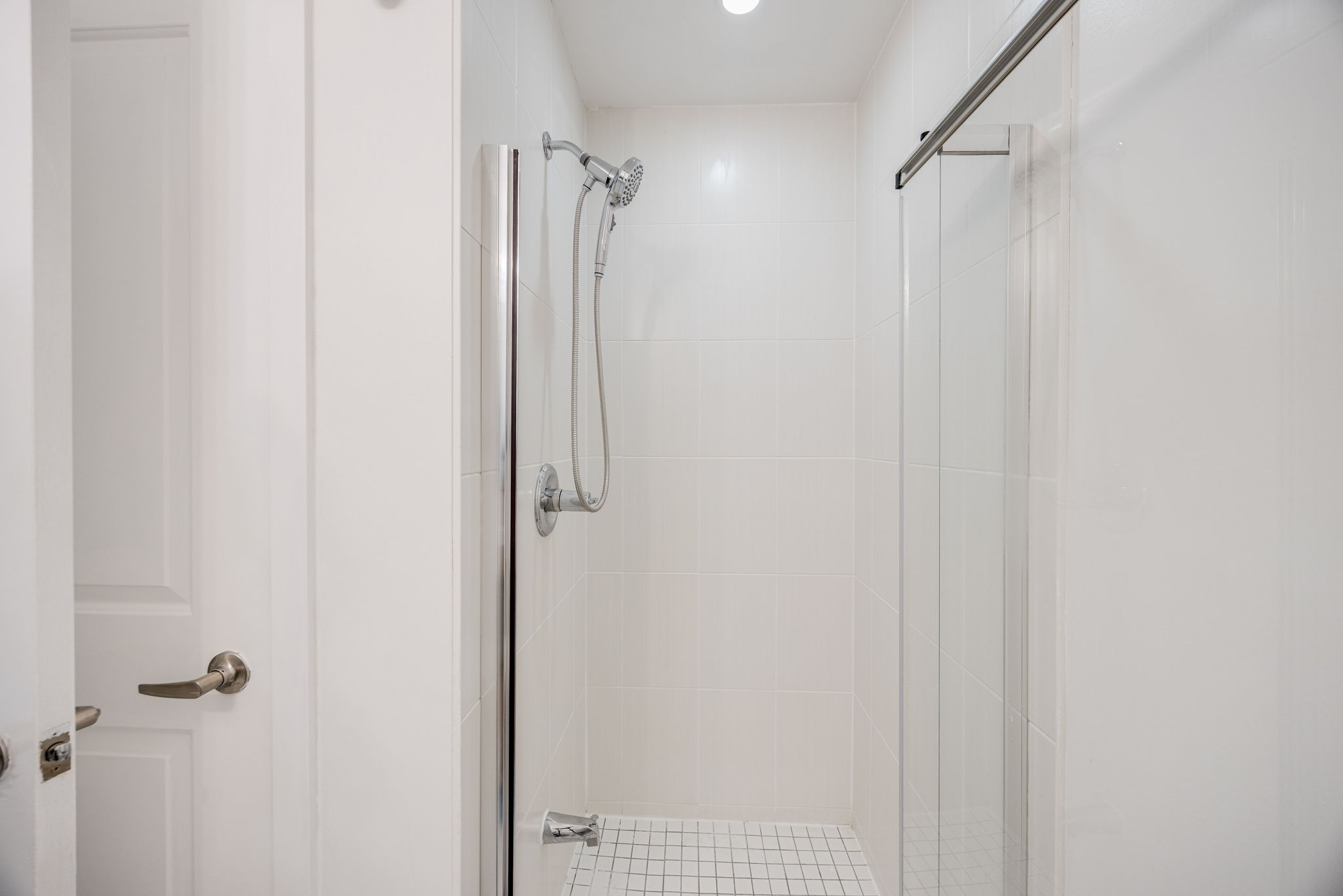 Toronto property showcase — delivered property photograph 24