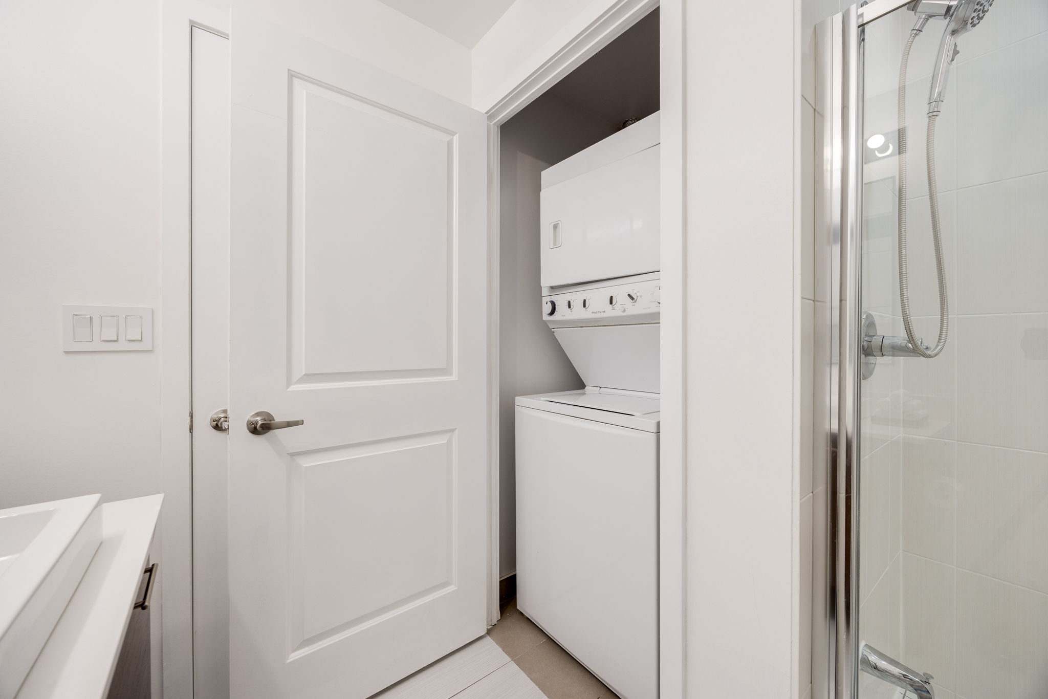 Toronto property showcase — delivered property photograph 25