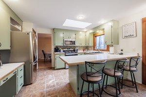 Kitchen/Breakfast Bar