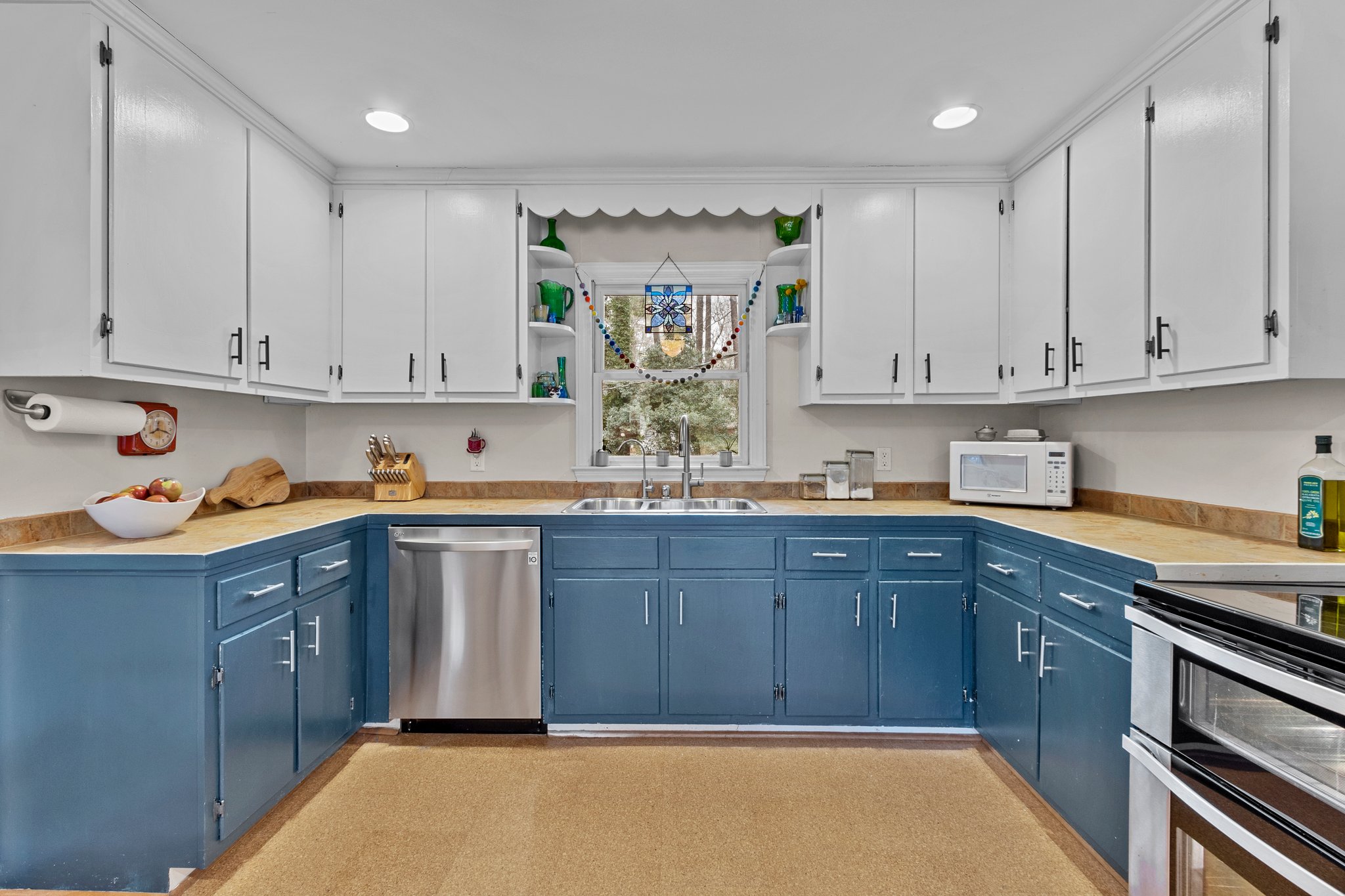 26 S Circle Dr, Chapel Hill, NC 27516, USA Photo 18