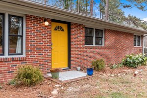 26 S Circle Dr, Chapel Hill, NC 27516, USA Photo 24