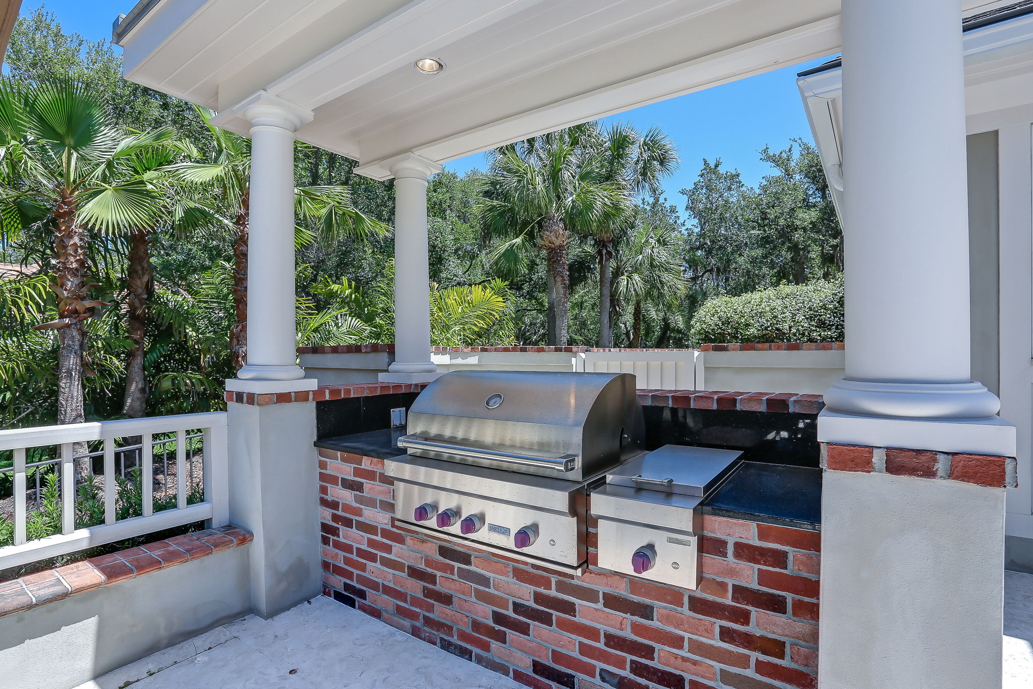 Outdoor Kitchen