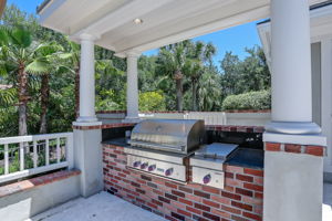 Outdoor Kitchen