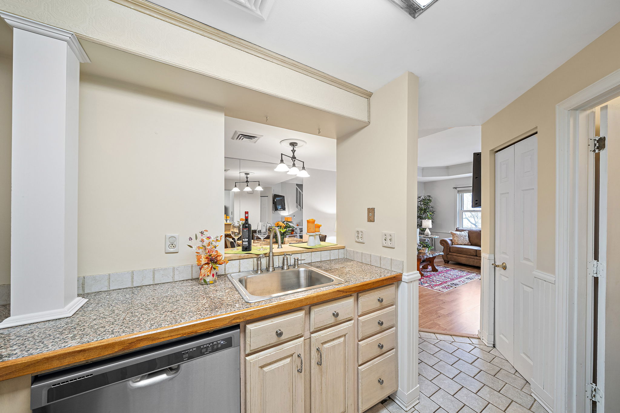  26 School St 207, Hull, MA 02045, US Photo 6
