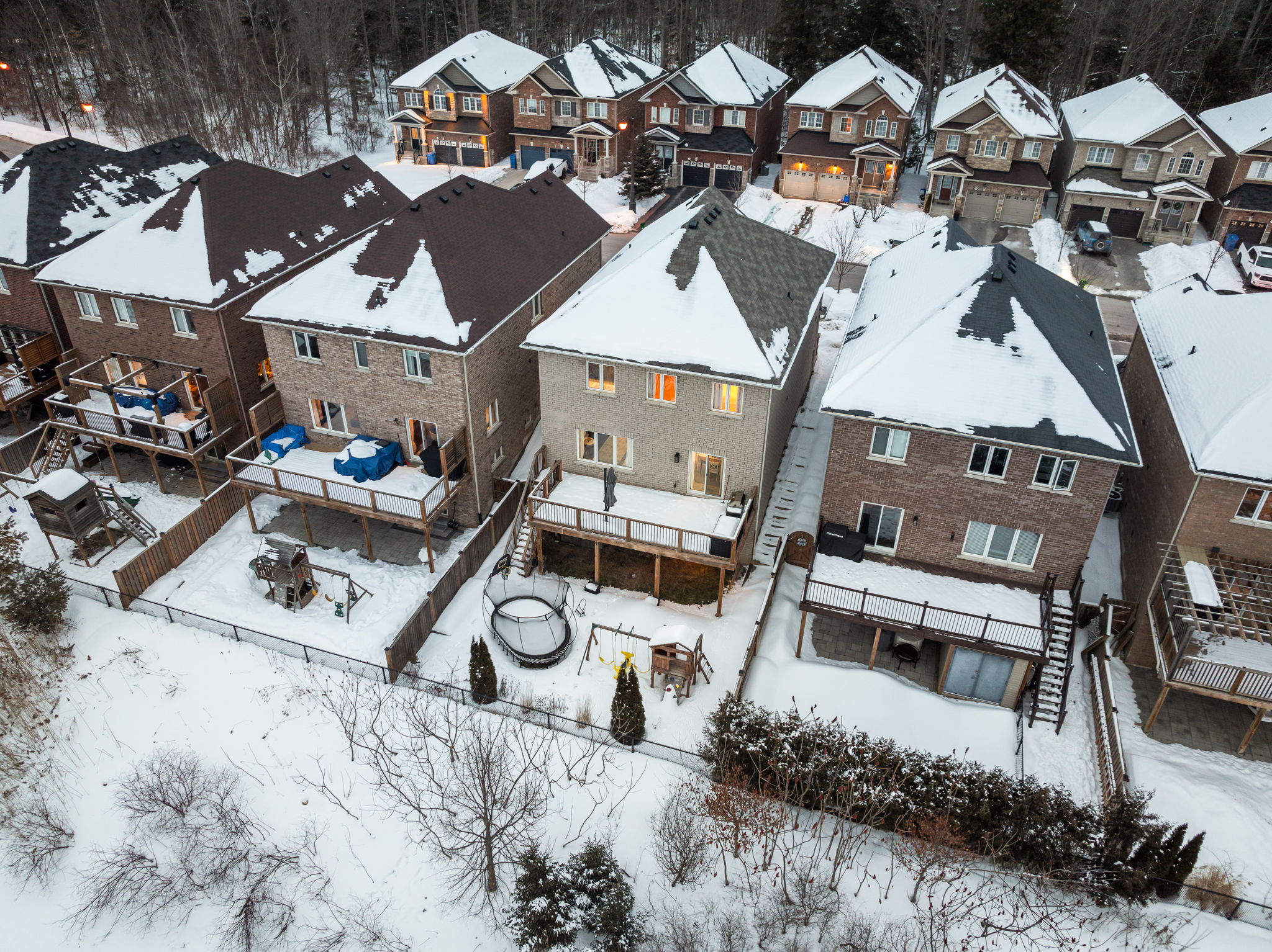 Private Backyard with No Neighbours