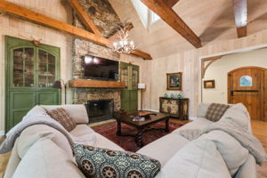  Photo 47