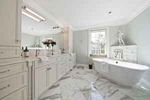  26 Weybridge Rd, Brookline, MA 02445, US Photo 29