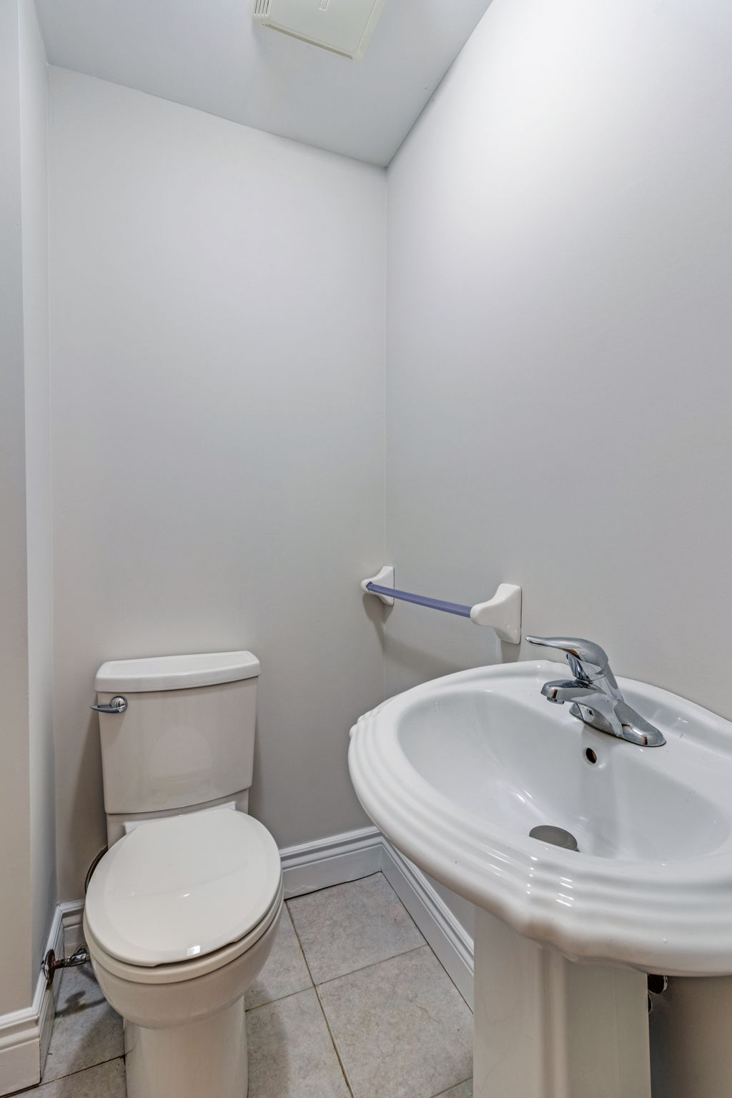 26 Whiting Ave, Oshawa, ON L1H 3T3, Canada Photo 25