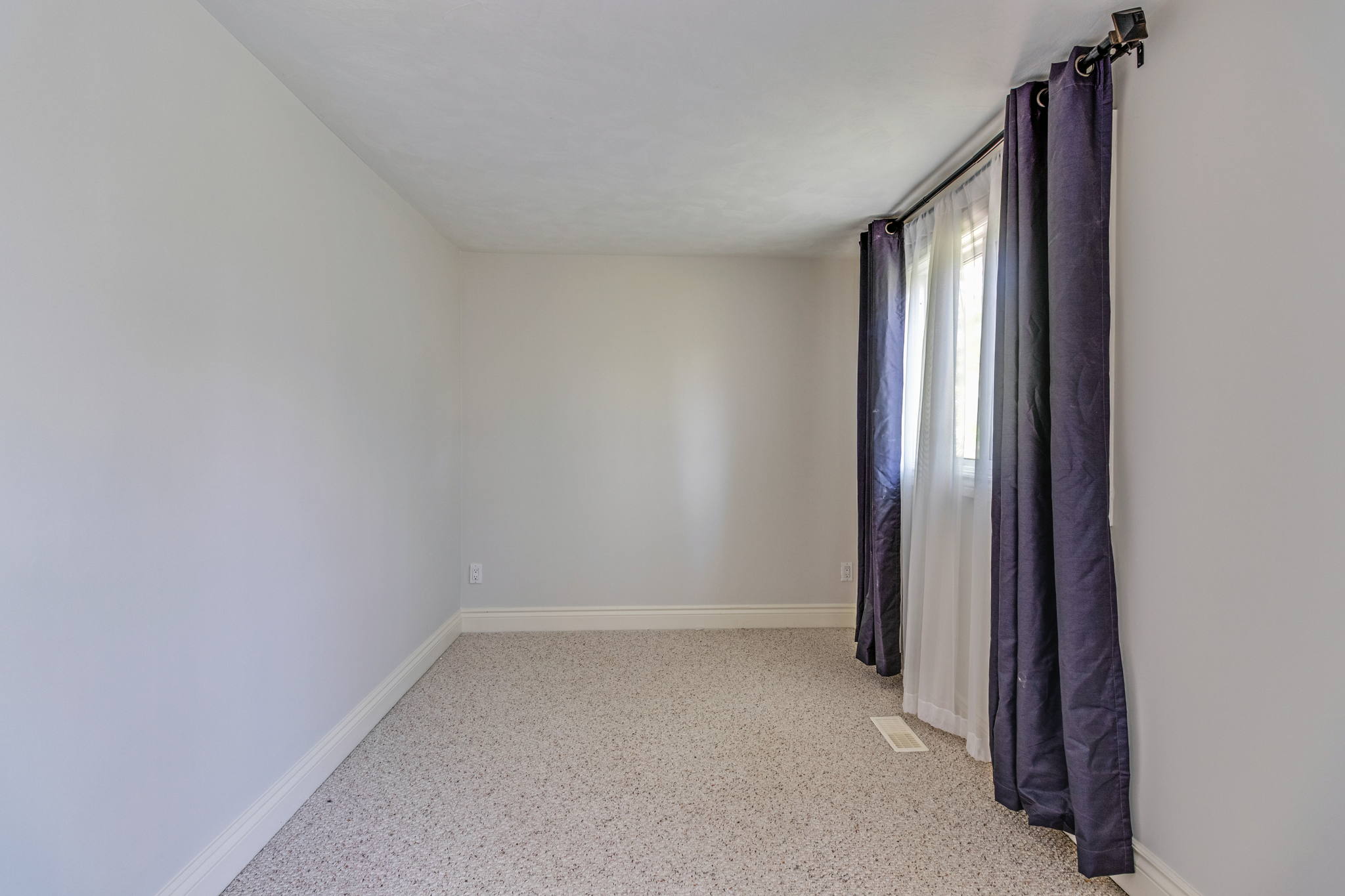 26 Whiting Ave, Oshawa, ON L1H 3T3, Canada Photo 35