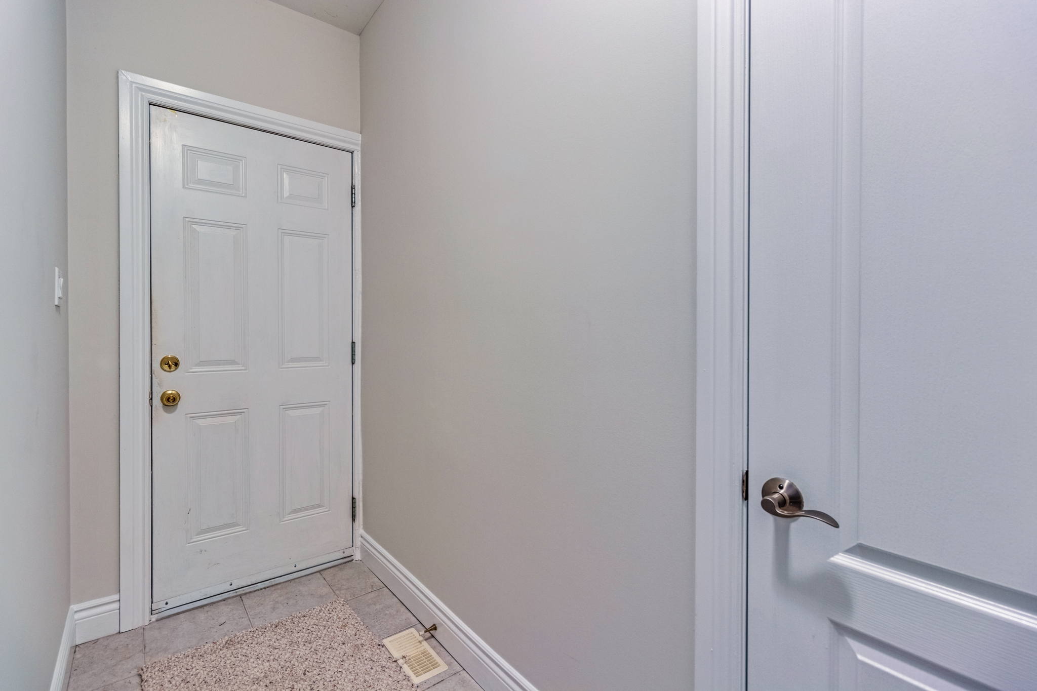 26 Whiting Ave, Oshawa, ON L1H 3T3, Canada Photo 8