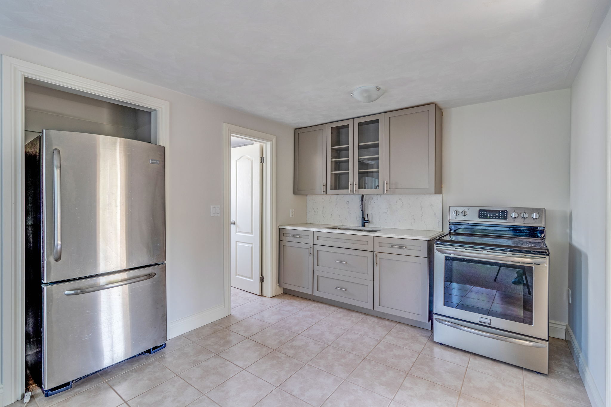 26 Whiting Ave, Oshawa, ON L1H 3T3, Canada Photo 38