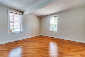 26 Whiting Ave, Oshawa, ON L1H 3T3, Canada Photo 11