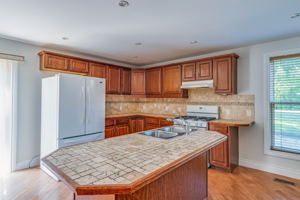 26 Whiting Ave, Oshawa, ON L1H 3T3, Canada Photo 18