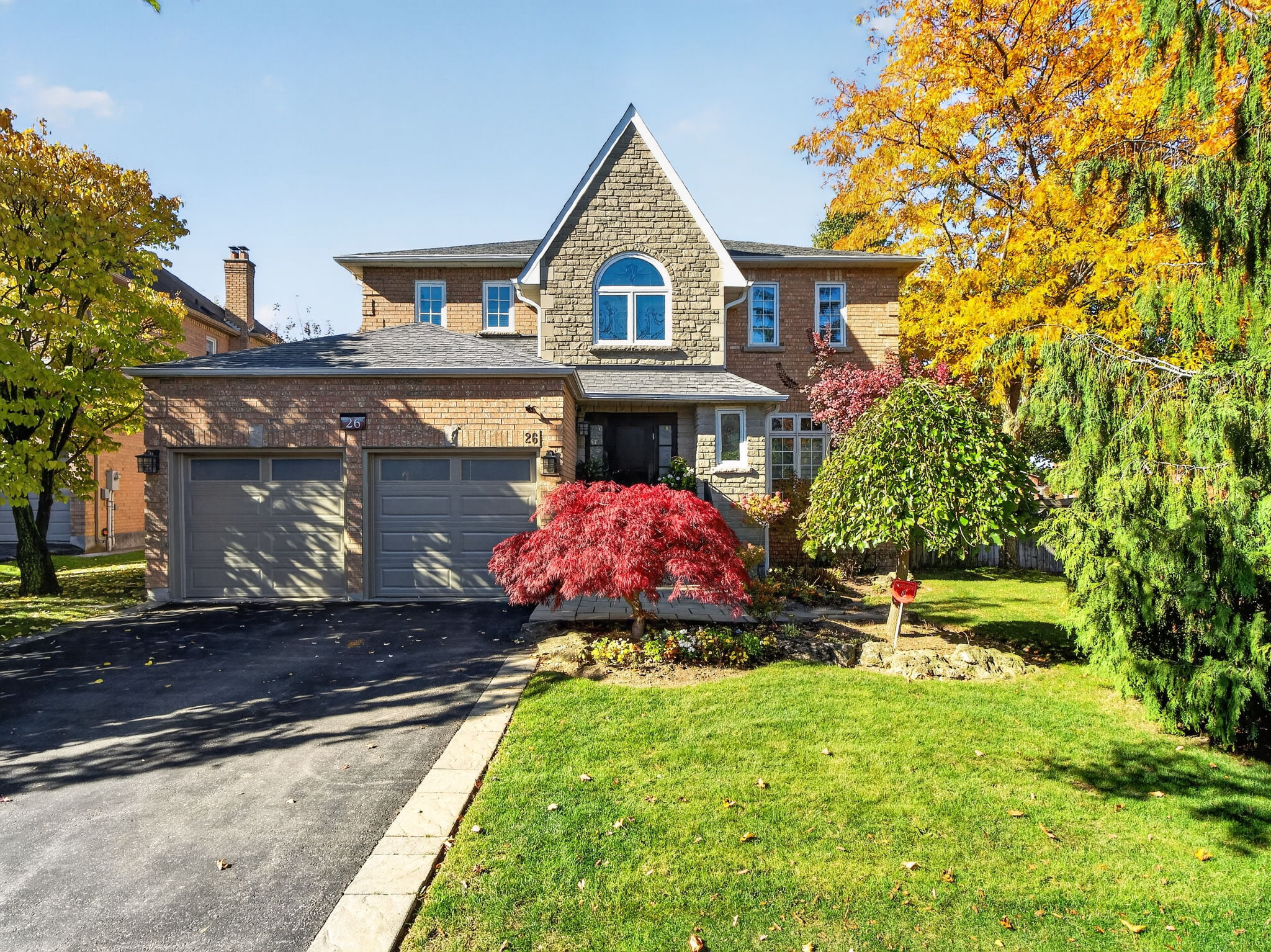 26 Worth Blvd Vaughan, ON L4J 7S9