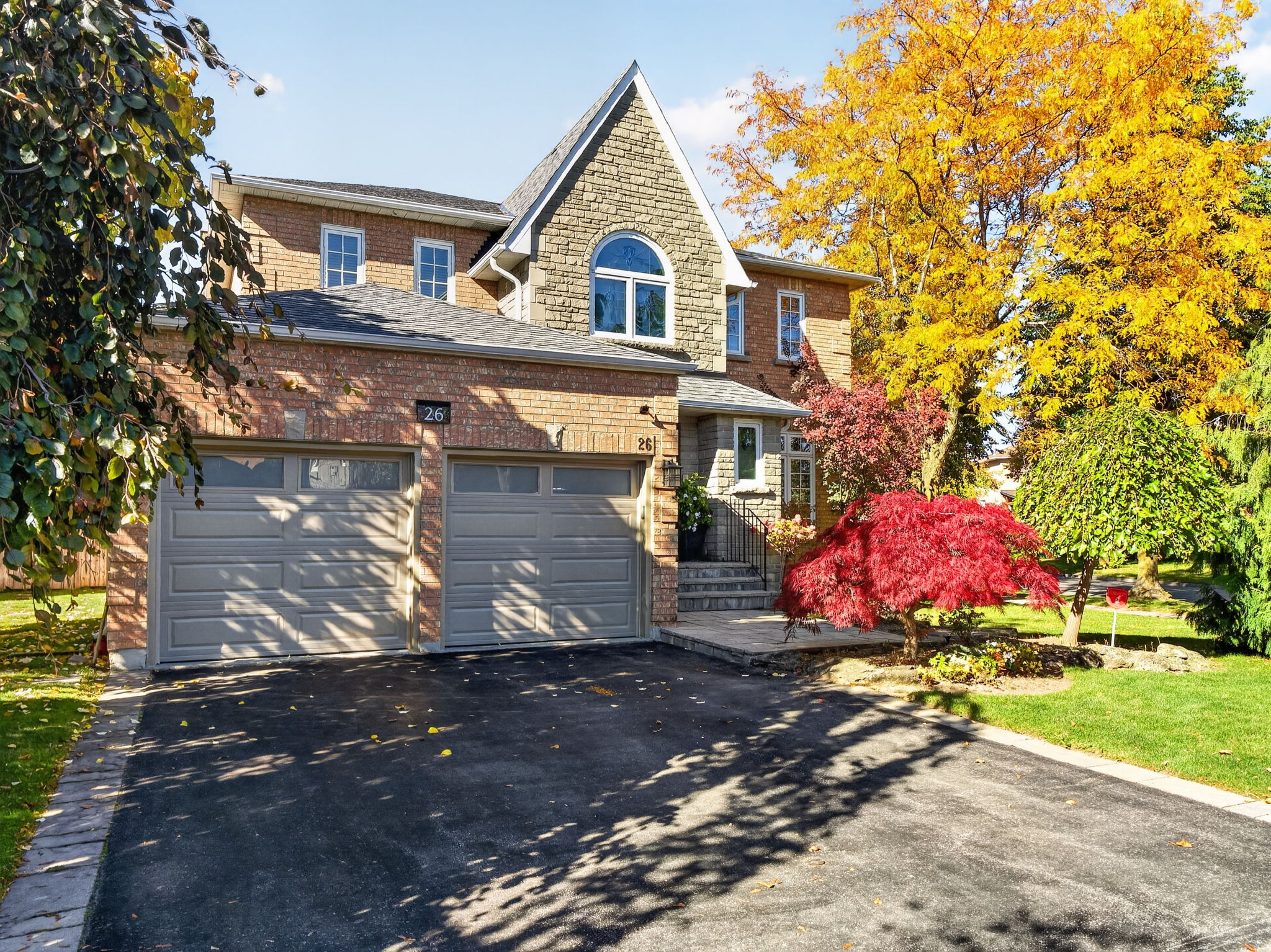 26 Worth Blvd Vaughan, ON L4J 7S9