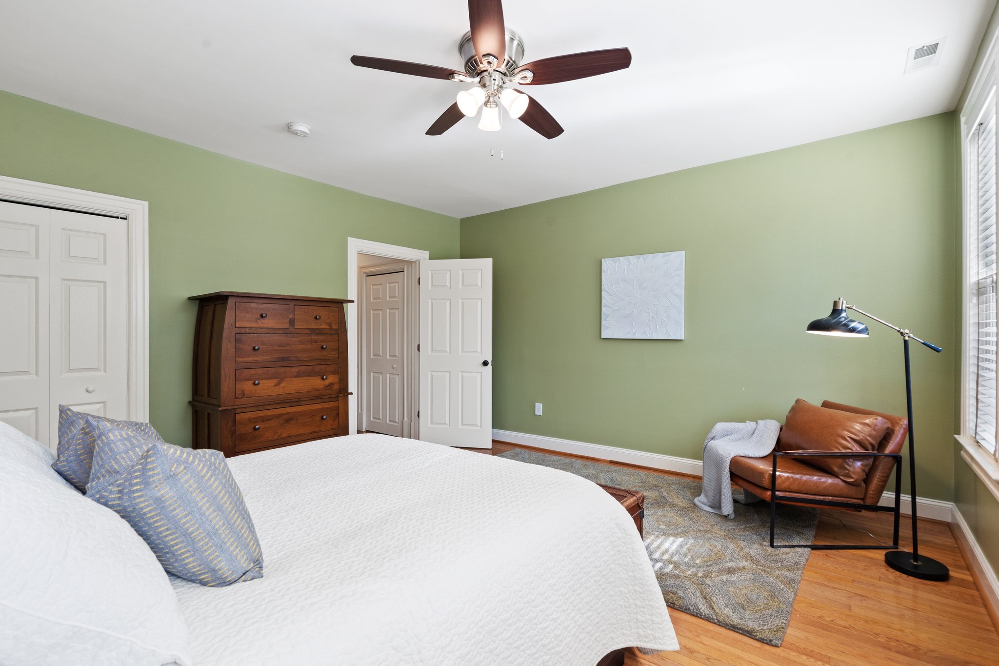 260 15th St SE, Washington, D.C., DC 20003, USA Photo 28
